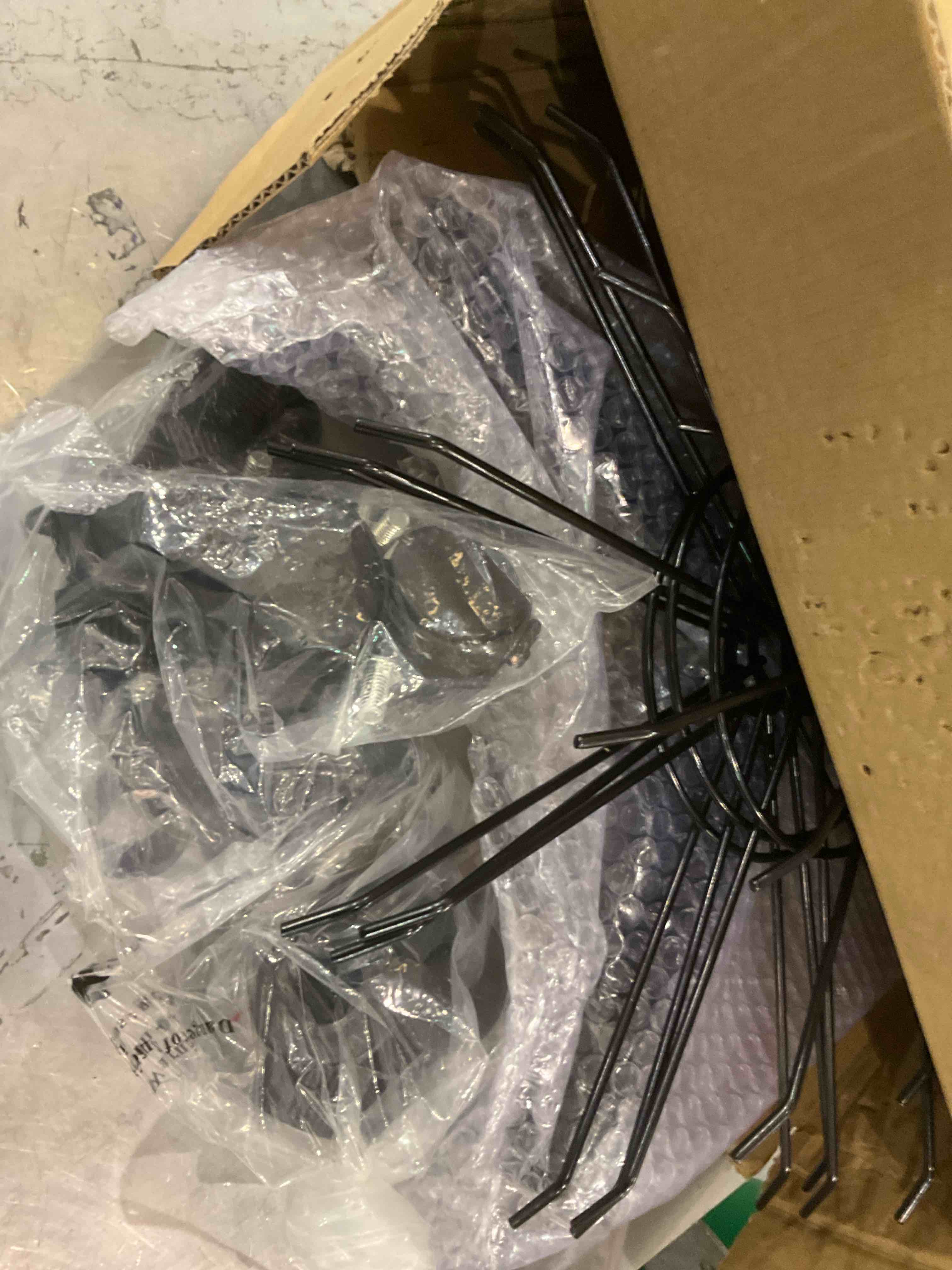 https://s3.amazonaws.com/lotting-images-prod/bidfta/PPE2504189_1746802131667.jpeg
