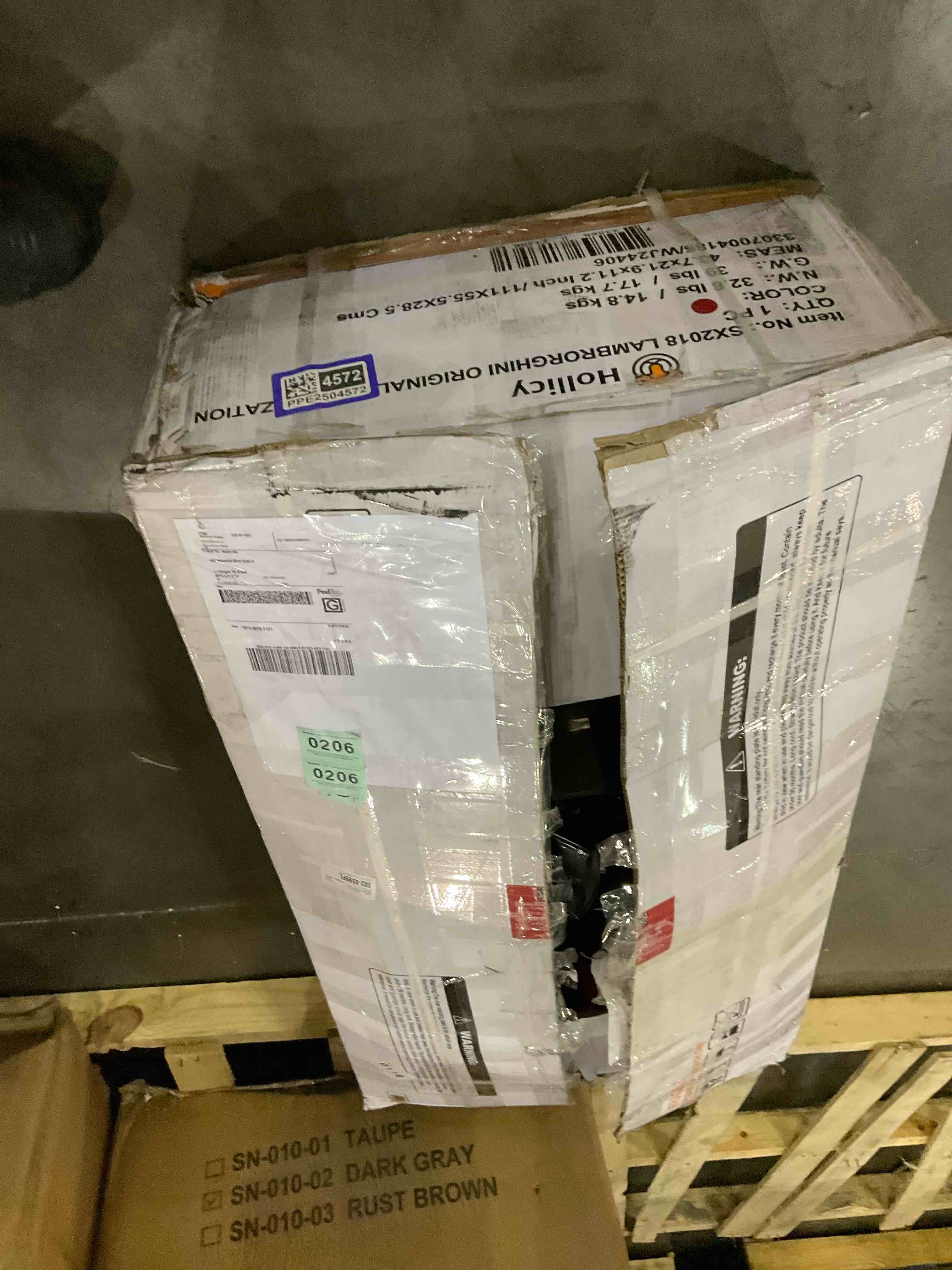 https://s3.amazonaws.com/lotting-images-prod/bidfta/PPE2504572_1747754079382.jpeg