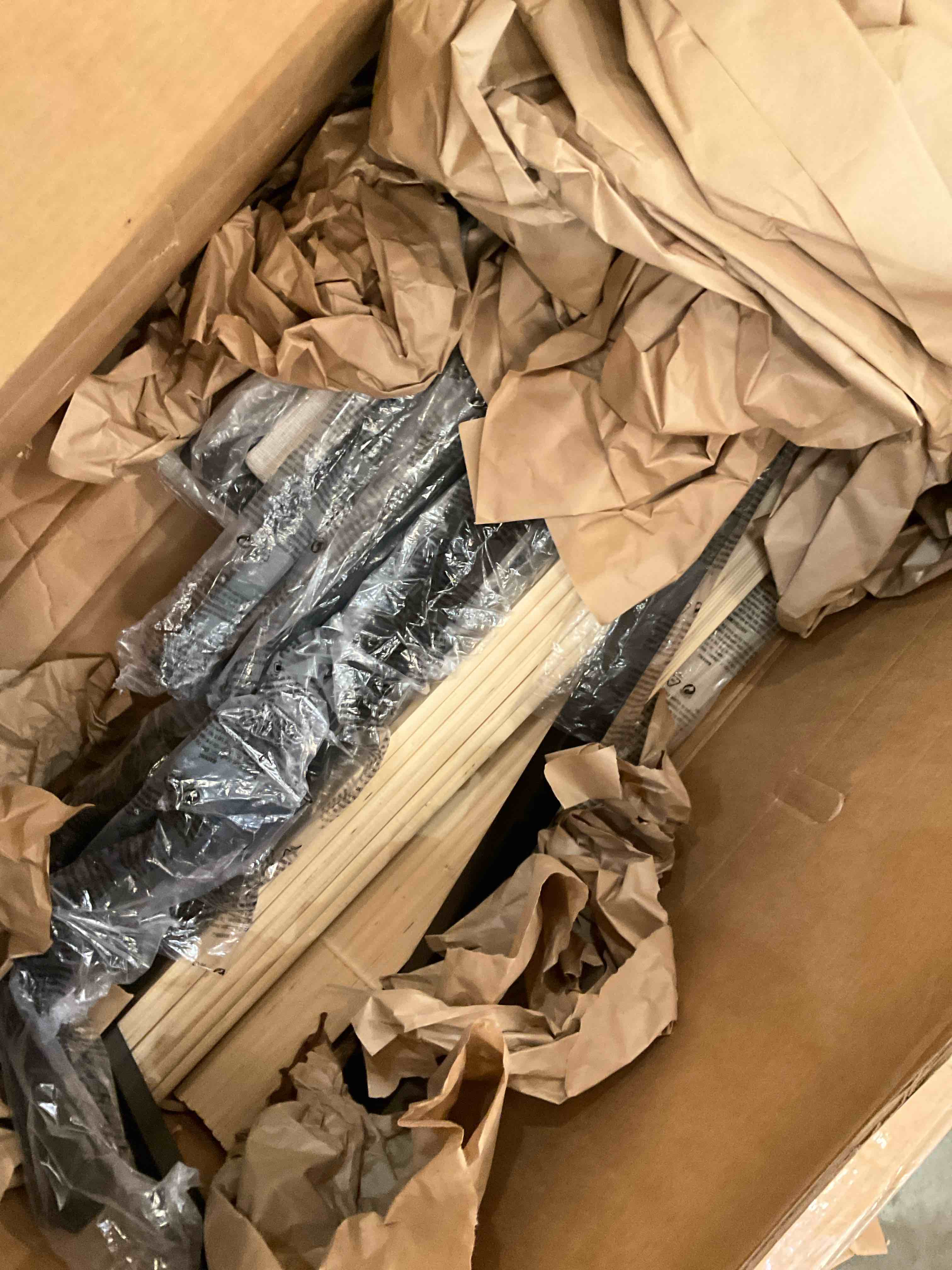 https://s3.amazonaws.com/lotting-images-prod/bidfta/PPE2504627_1747766076951.jpeg