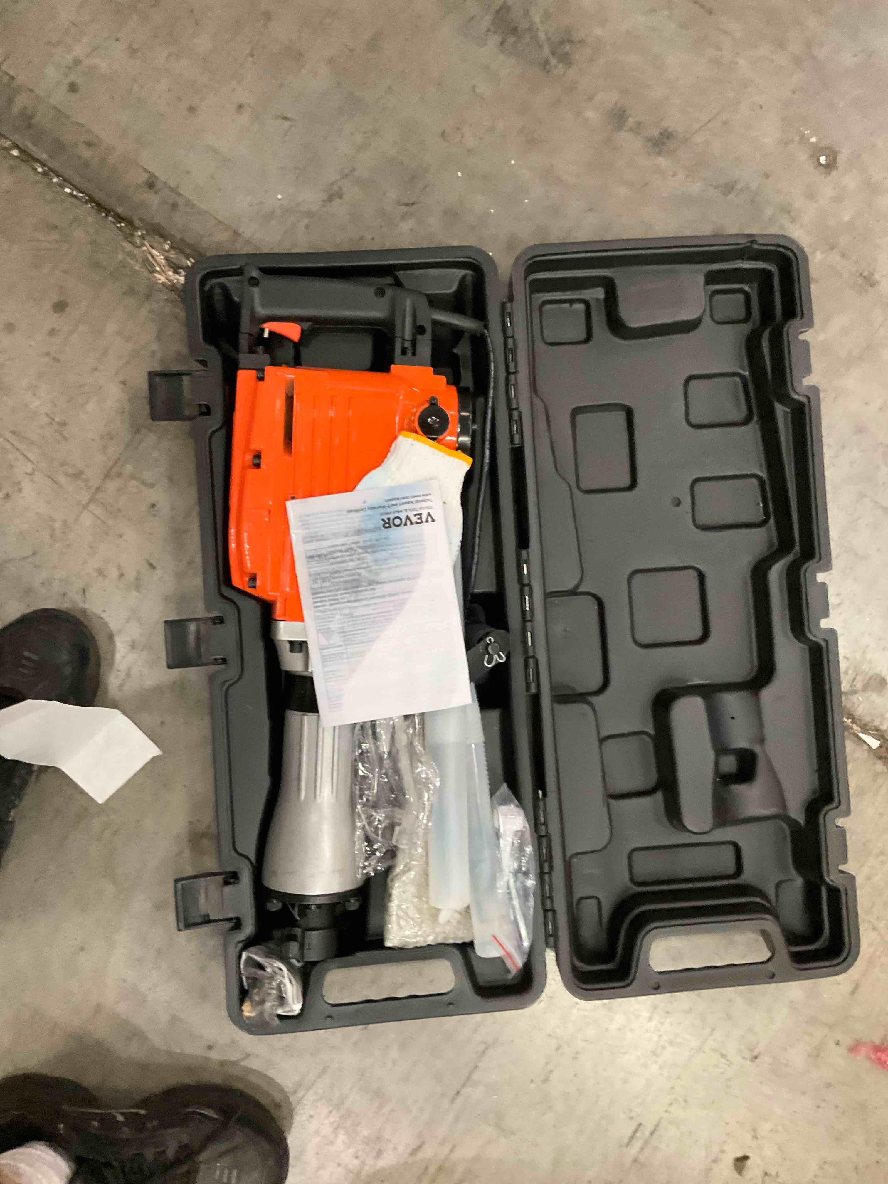 https://s3.amazonaws.com/lotting-images-prod/bidfta/PPE2504815_1747848401794.jpeg