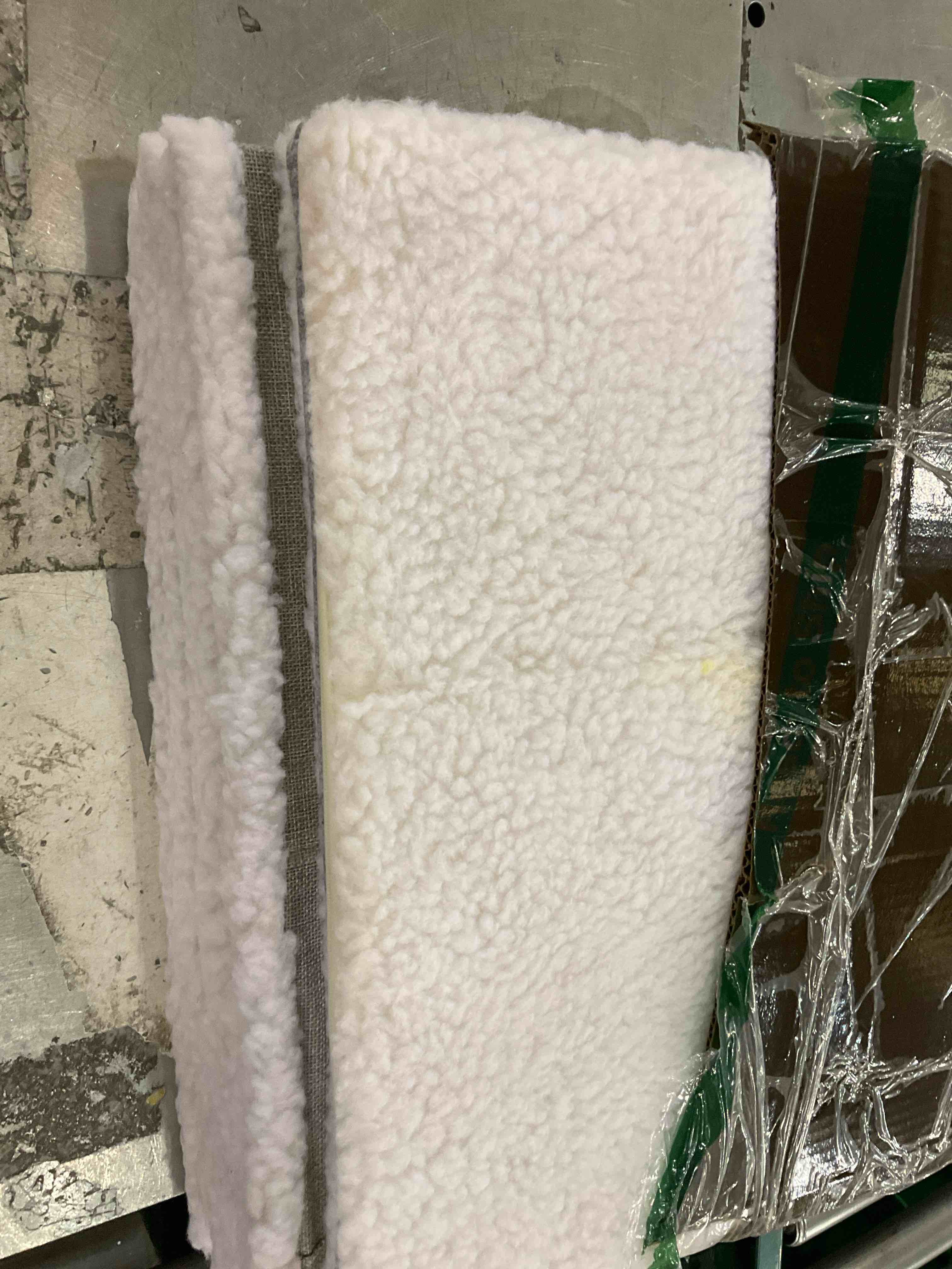 https://s3.amazonaws.com/lotting-images-prod/bidfta/PPE2506024_1747058021272.jpeg