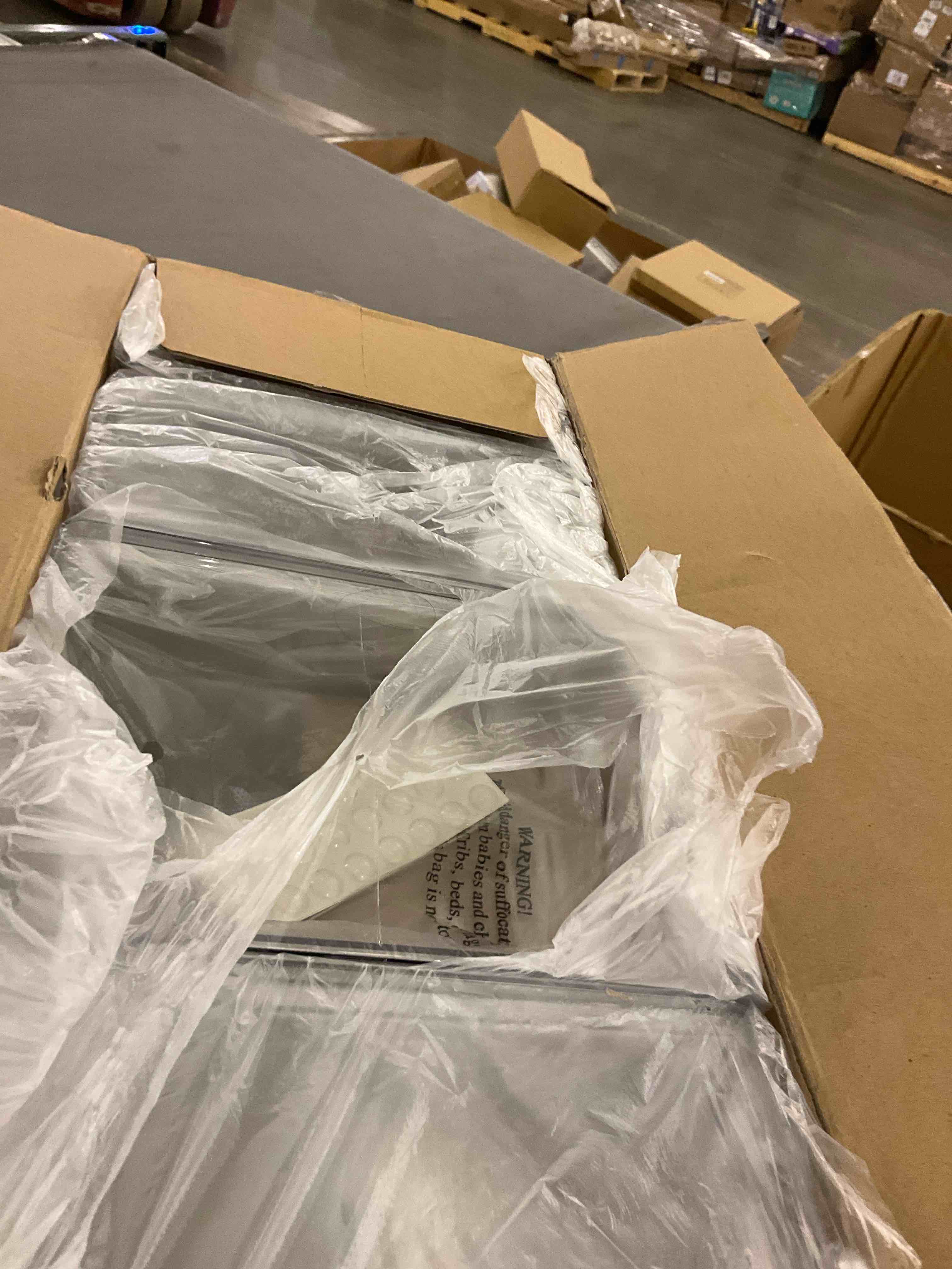 https://s3.amazonaws.com/lotting-images-prod/bidfta/PPE2506040_1747057993224.jpeg