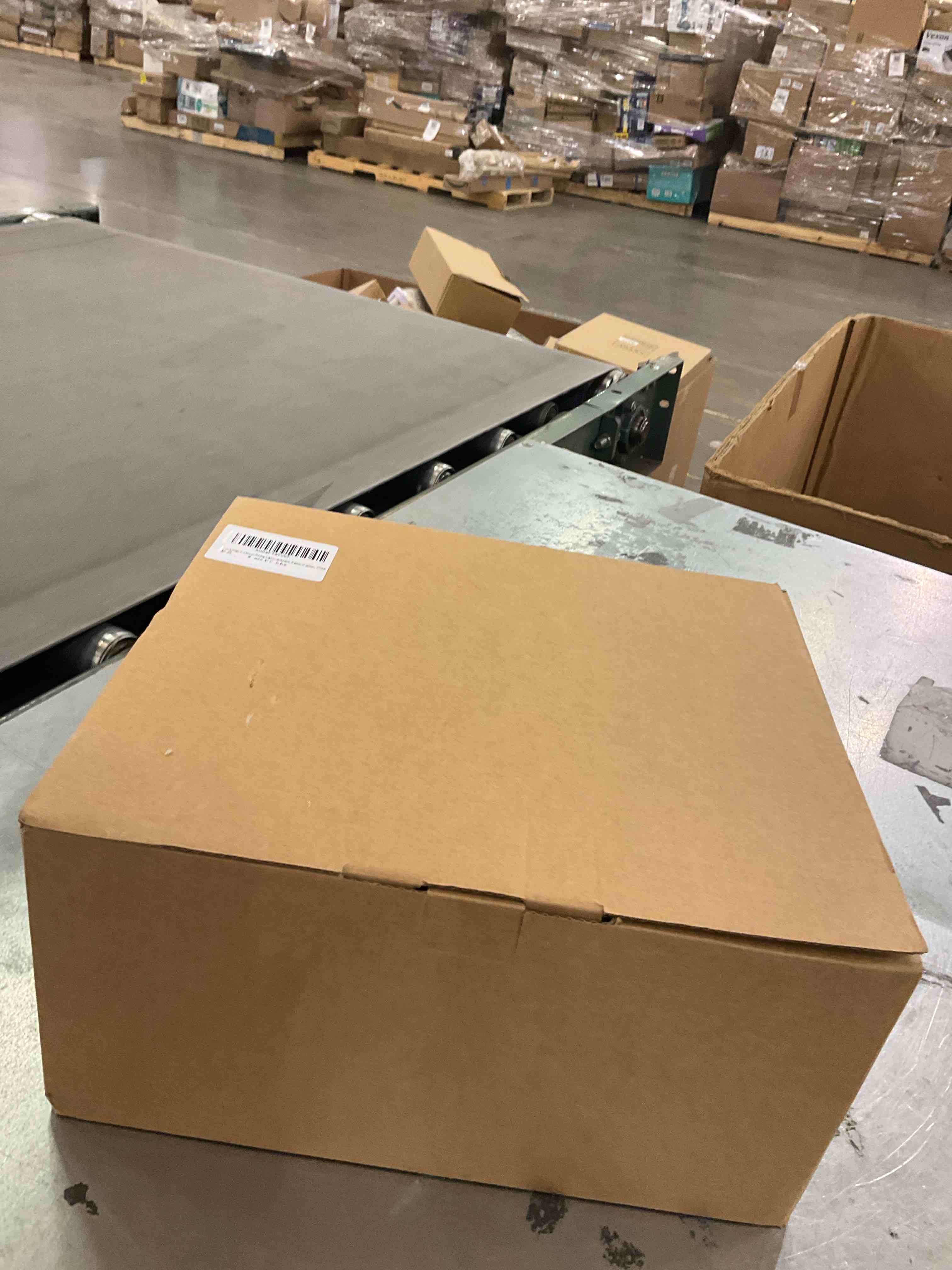 https://s3.amazonaws.com/lotting-images-prod/bidfta/PPE2506319_1747062263027.jpeg