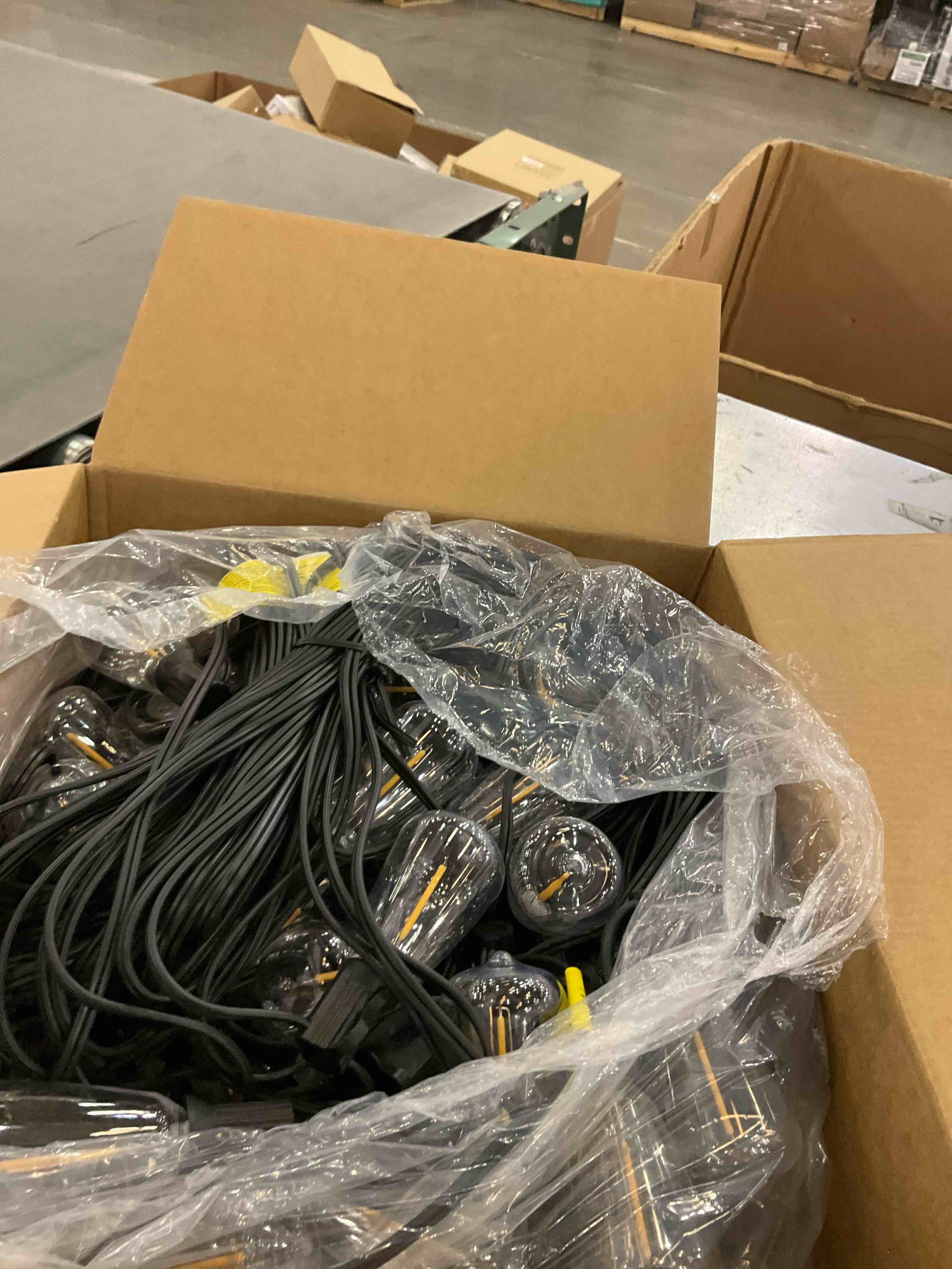 https://s3.amazonaws.com/lotting-images-prod/bidfta/PPE2506319_1747062273099.jpeg