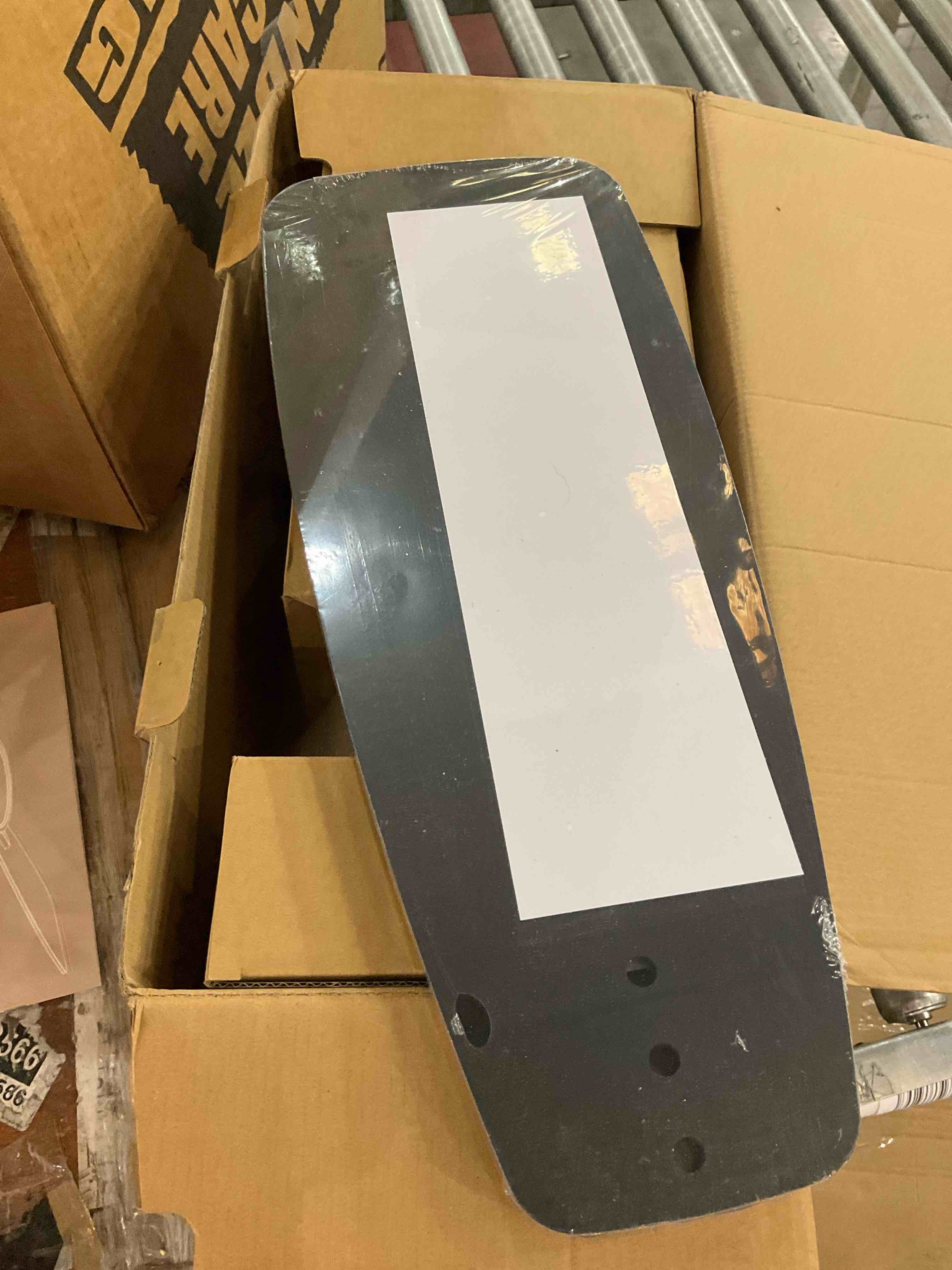 https://s3.amazonaws.com/lotting-images-prod/bidfta/PPE2506561_1747076342750.jpeg