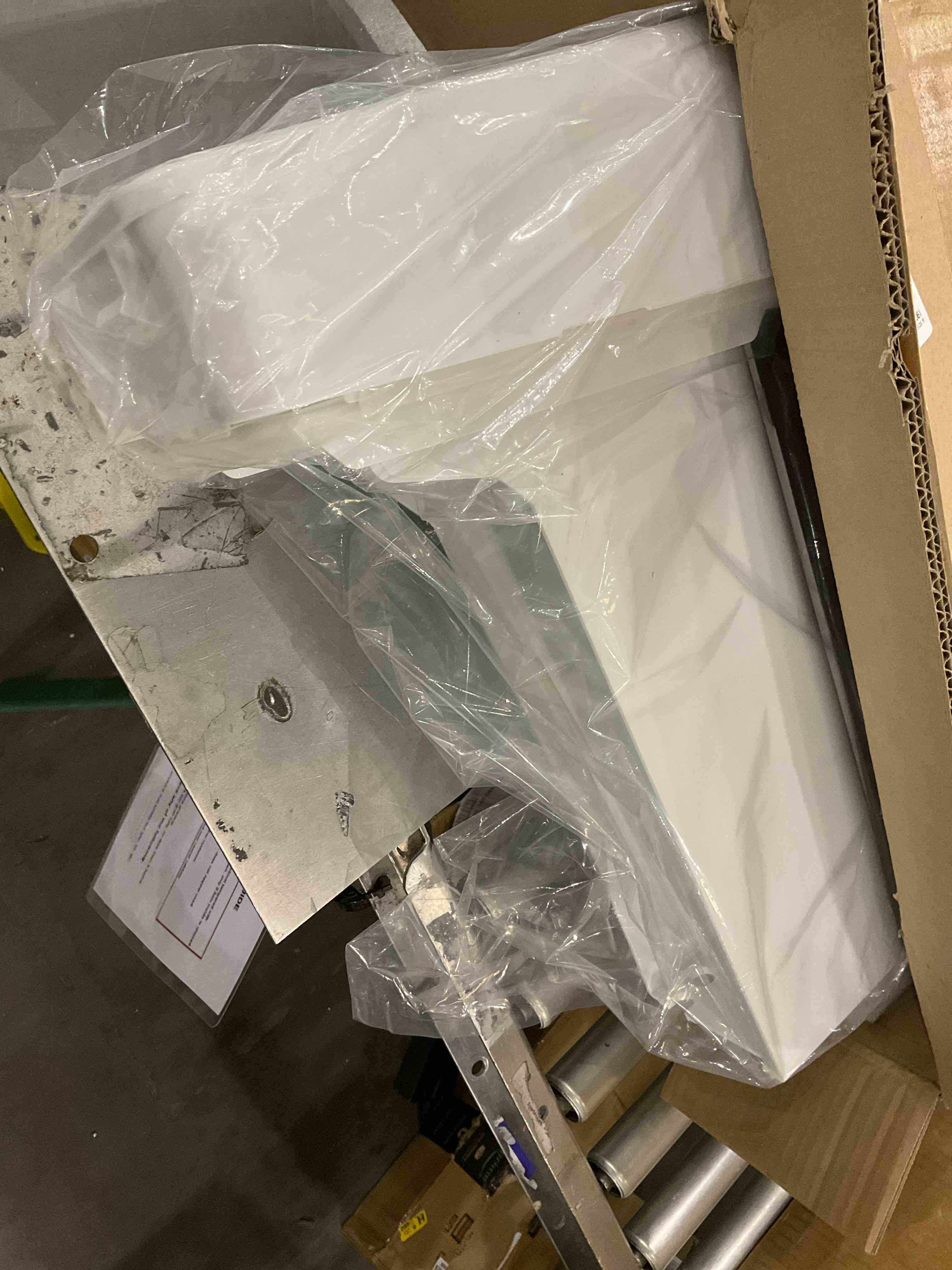 https://s3.amazonaws.com/lotting-images-prod/bidfta/PPE2506593_1747140160854.jpeg