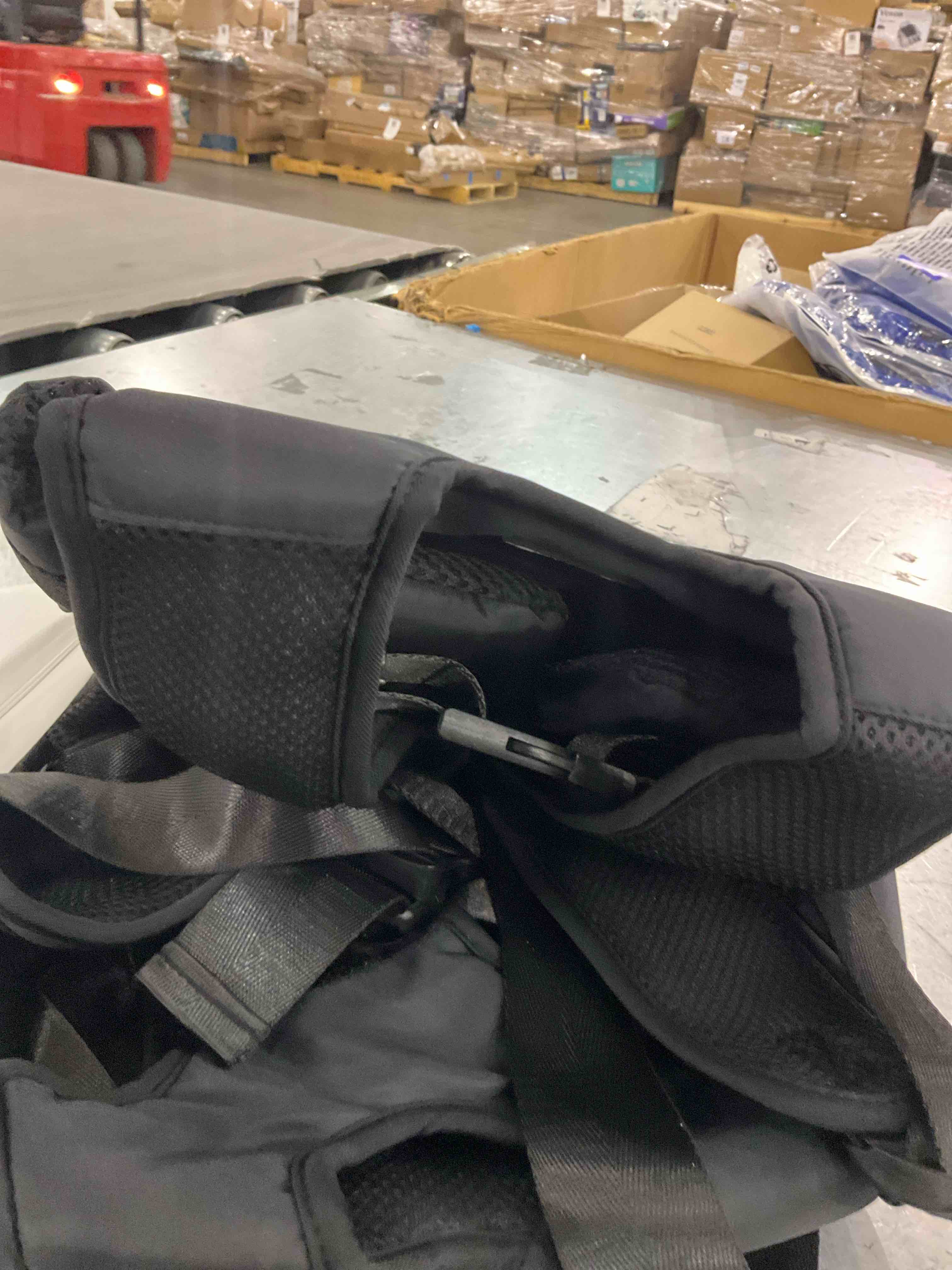 https://s3.amazonaws.com/lotting-images-prod/bidfta/PPE2506760_1747138129864.jpeg
