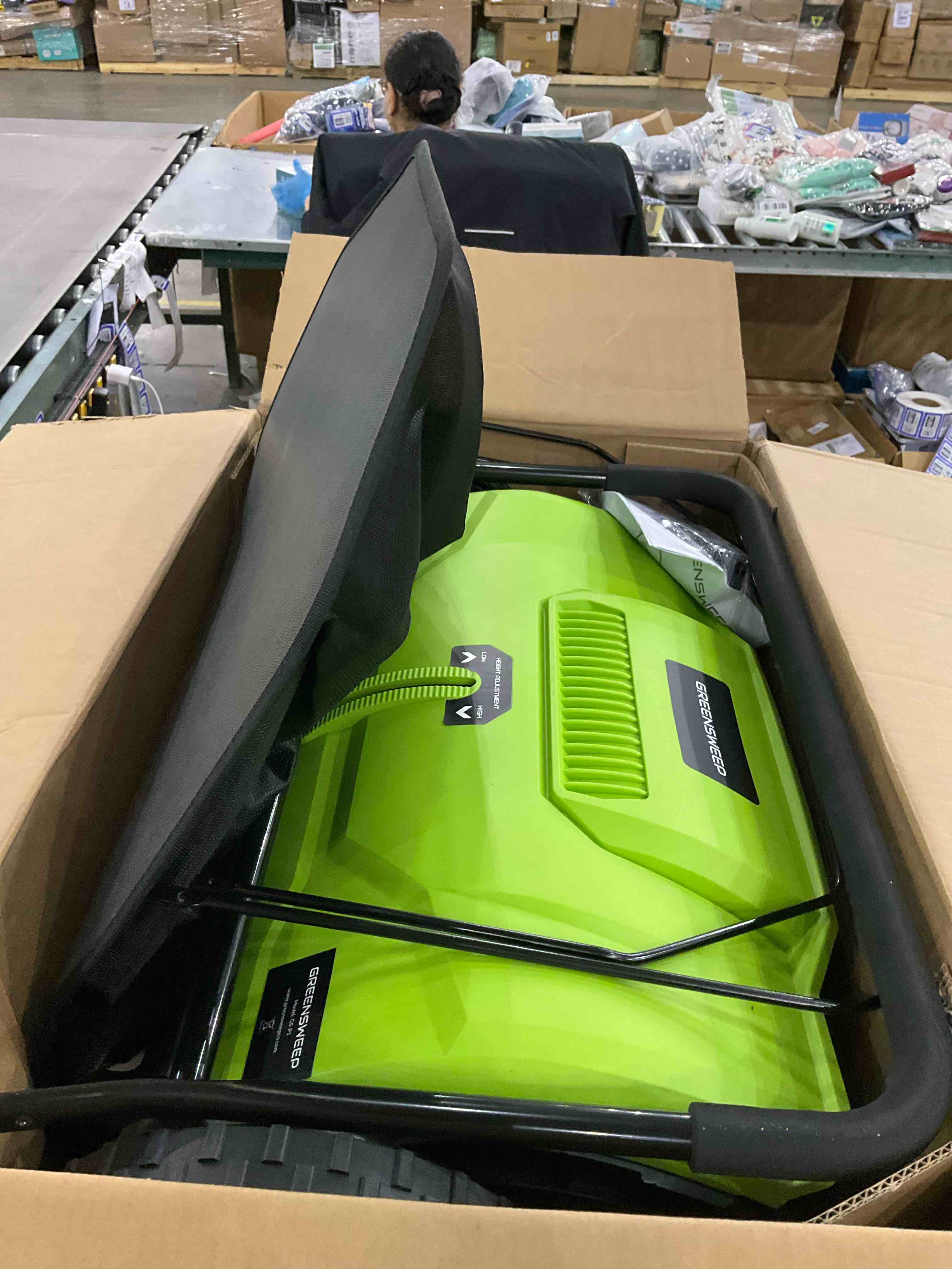 https://s3.amazonaws.com/lotting-images-prod/bidfta/PPE2506811_1747139237566.jpeg