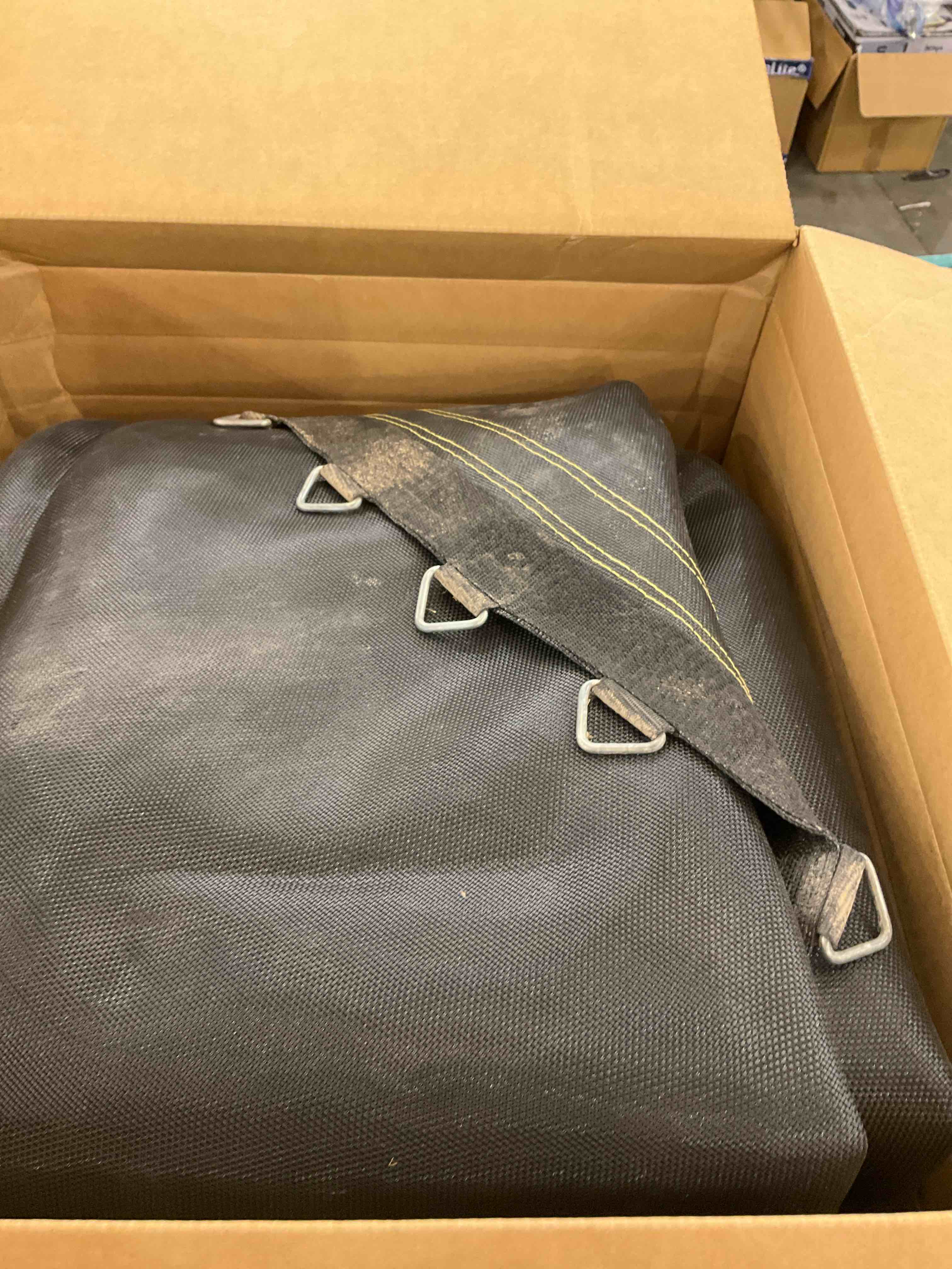 https://s3.amazonaws.com/lotting-images-prod/bidfta/PPE2507174_1747149757928.jpeg