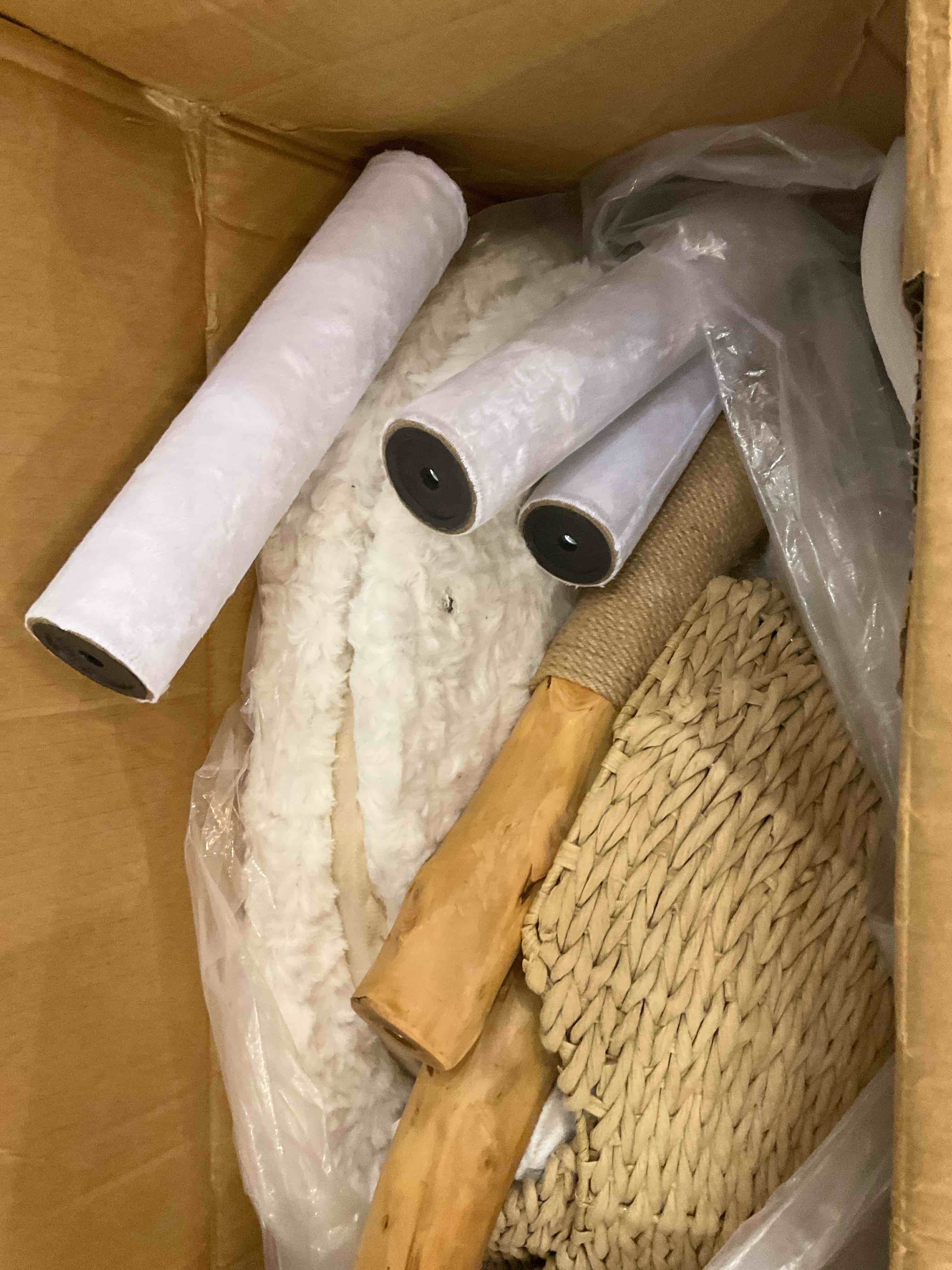 https://s3.amazonaws.com/lotting-images-prod/bidfta/PPE2507348_1747161165386.jpeg