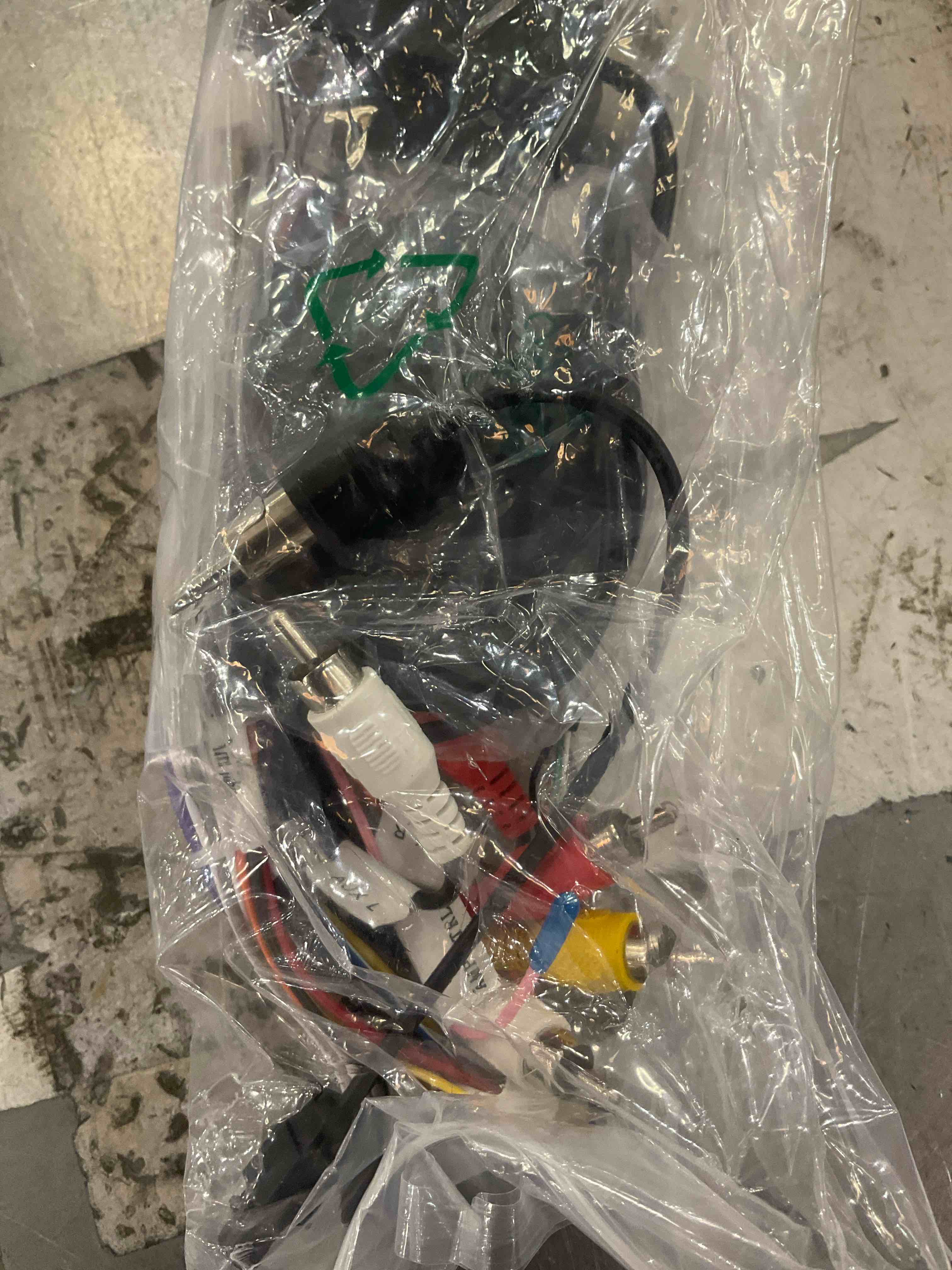 https://s3.amazonaws.com/lotting-images-prod/bidfta/PPE2508227_1747244928967.jpeg