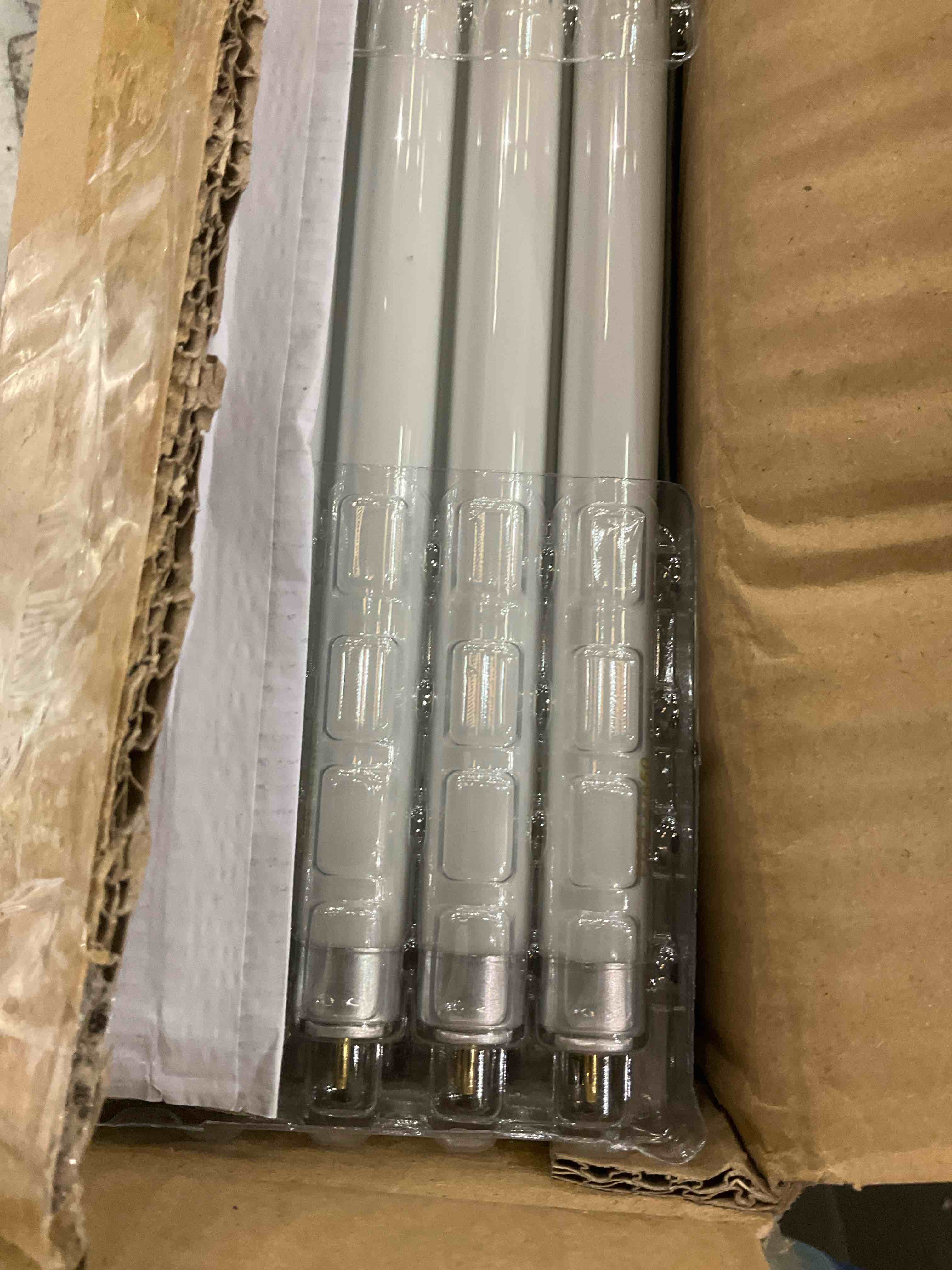 https://s3.amazonaws.com/lotting-images-prod/bidfta/PPE2508262_1747248515361.jpeg