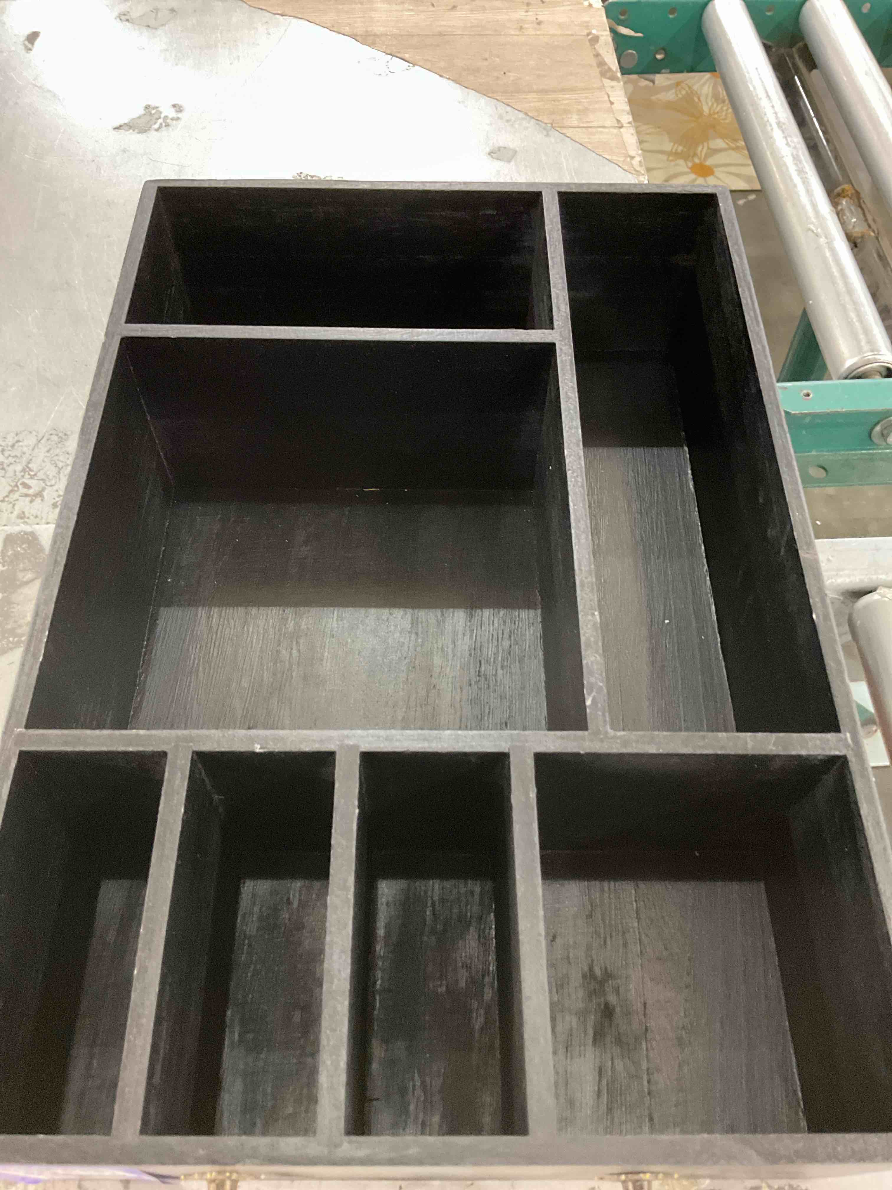 https://s3.amazonaws.com/lotting-images-prod/bidfta/PPE2508712_1747318789212.jpeg