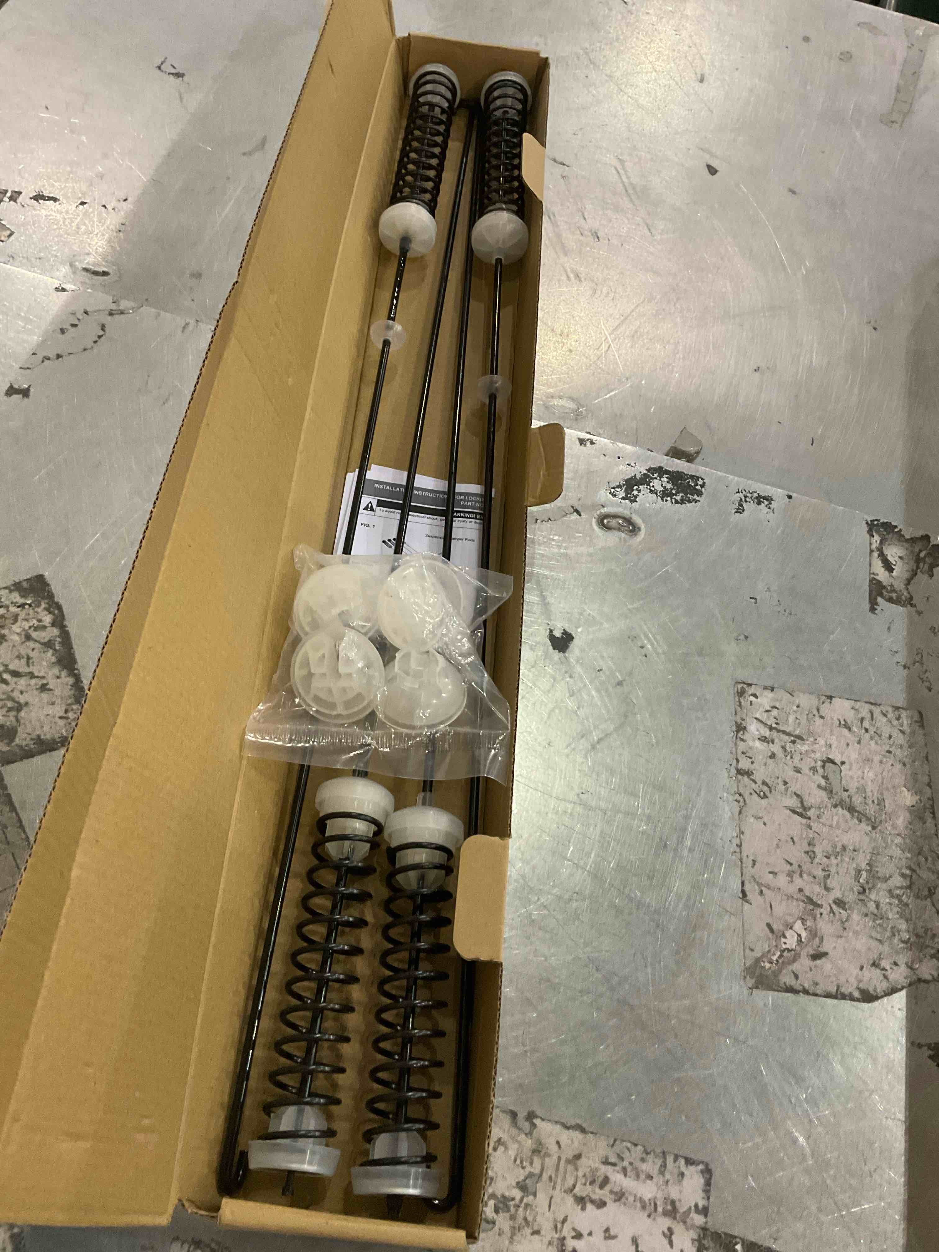 https://s3.amazonaws.com/lotting-images-prod/bidfta/PPE2509005_1746618778437.jpeg