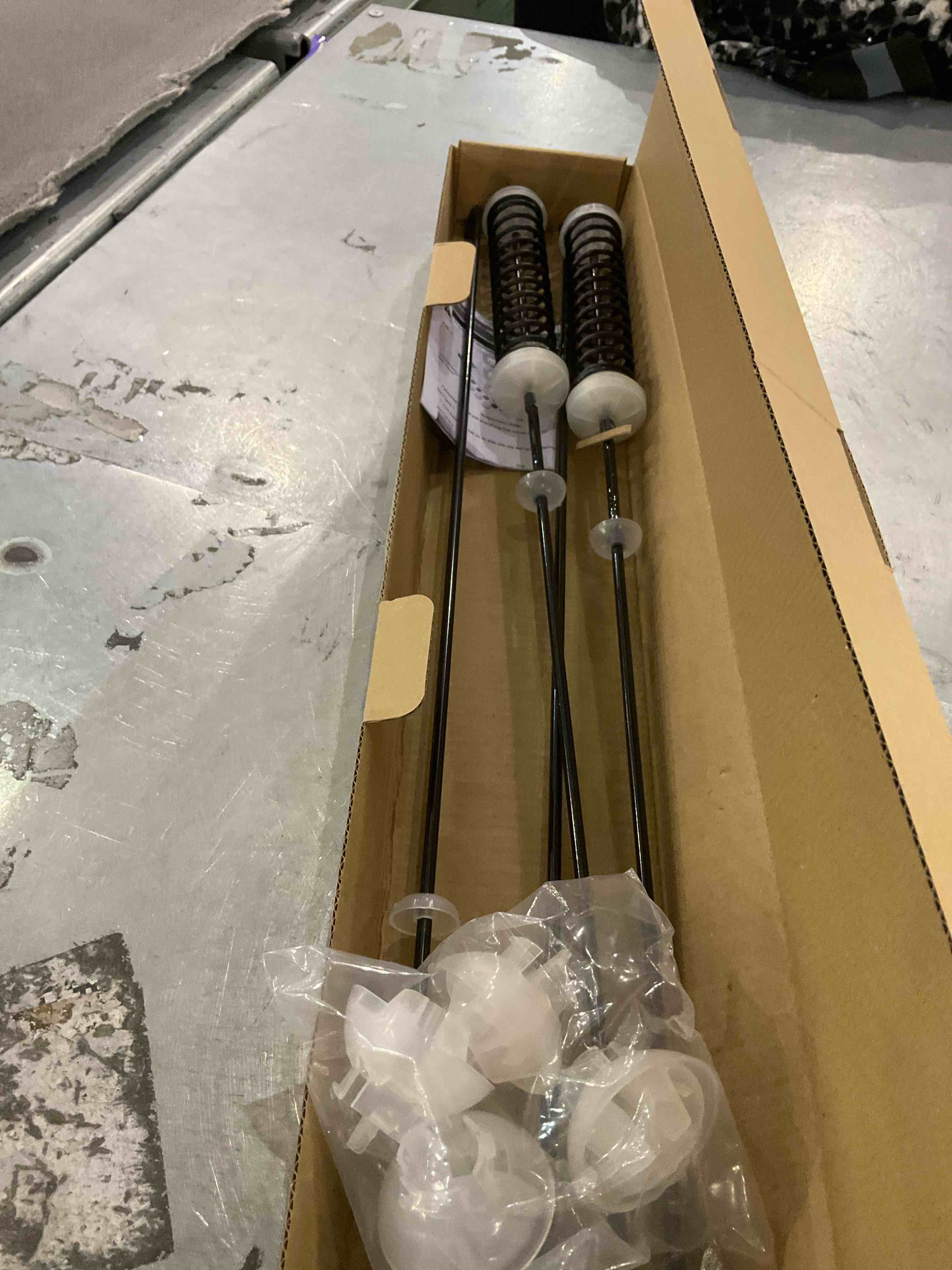 https://s3.amazonaws.com/lotting-images-prod/bidfta/PPE2509025_1746621680576.jpeg
