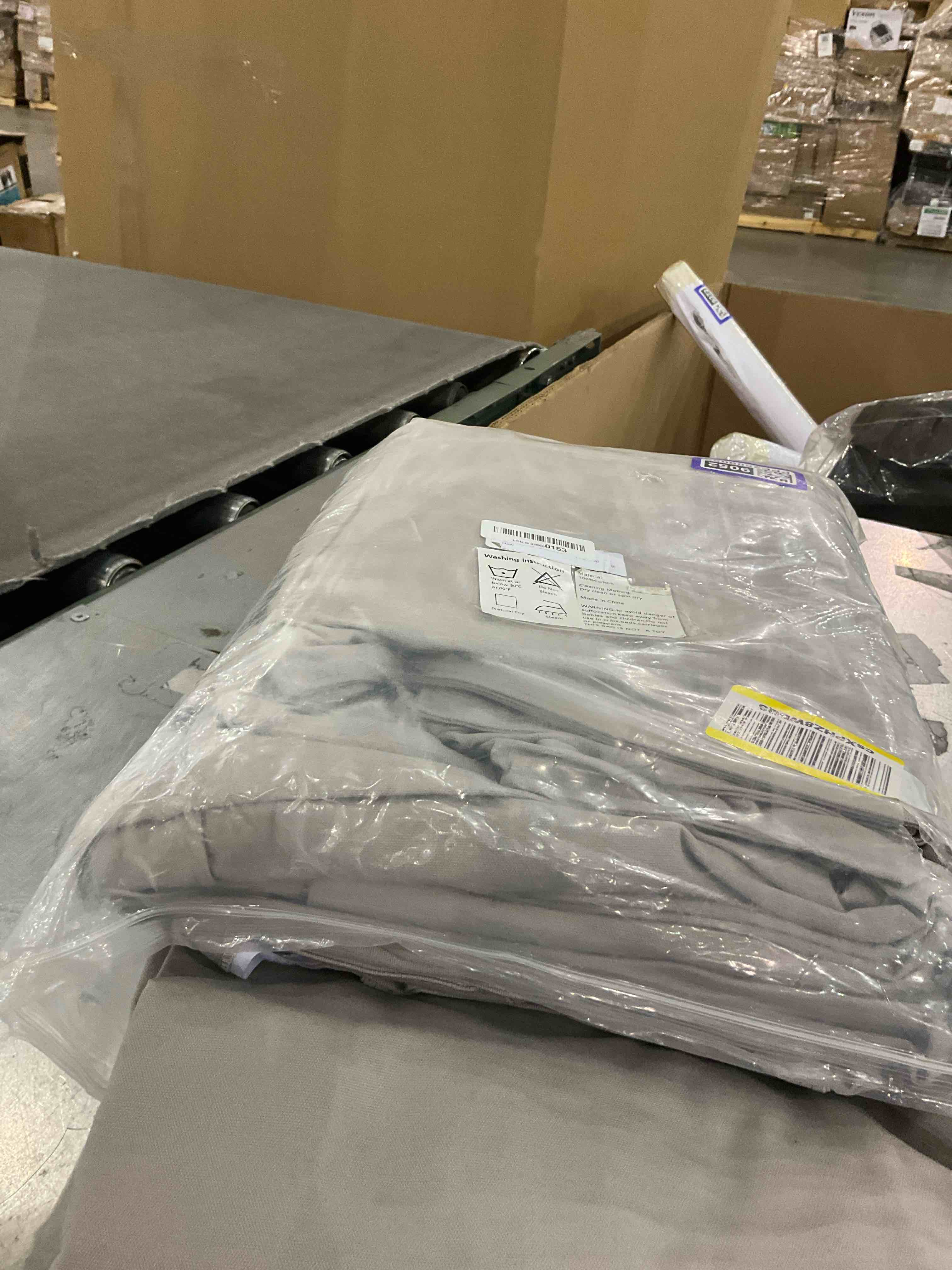 https://s3.amazonaws.com/lotting-images-prod/bidfta/PPE2509052_1746621604704.jpeg