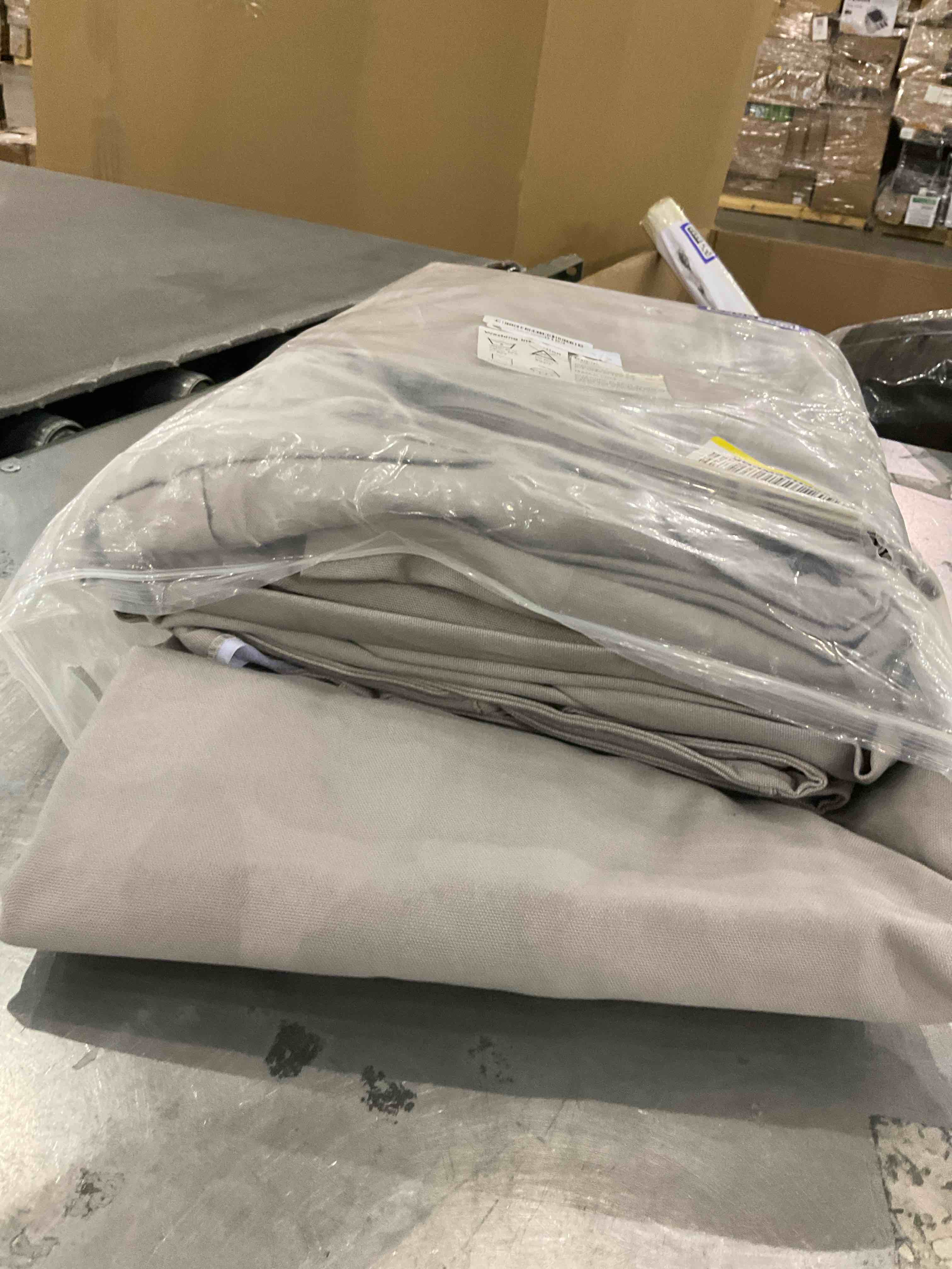 https://s3.amazonaws.com/lotting-images-prod/bidfta/PPE2509052_1746621608603.jpeg