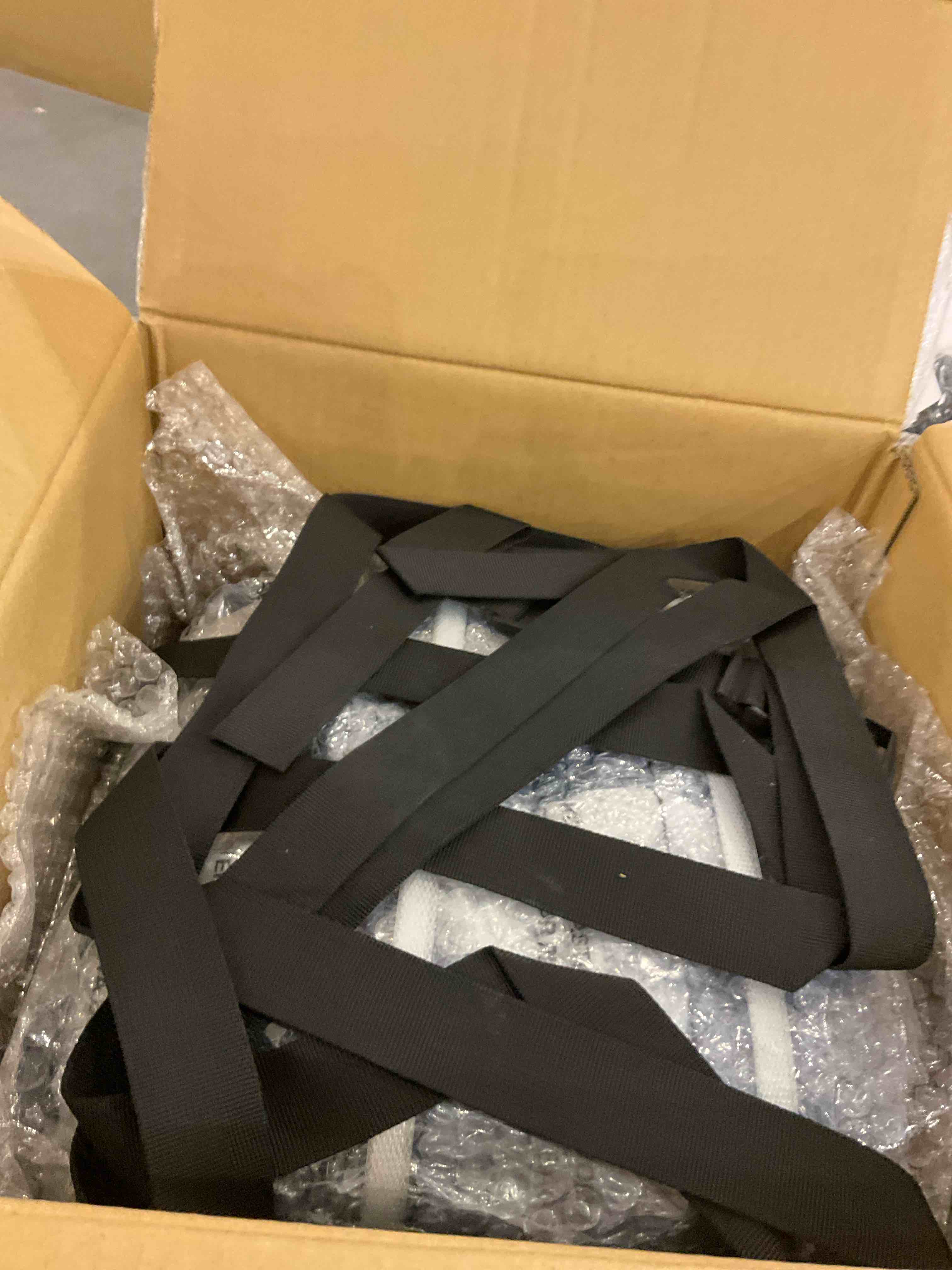 https://s3.amazonaws.com/lotting-images-prod/bidfta/PPE2509055_1746624113441.jpeg