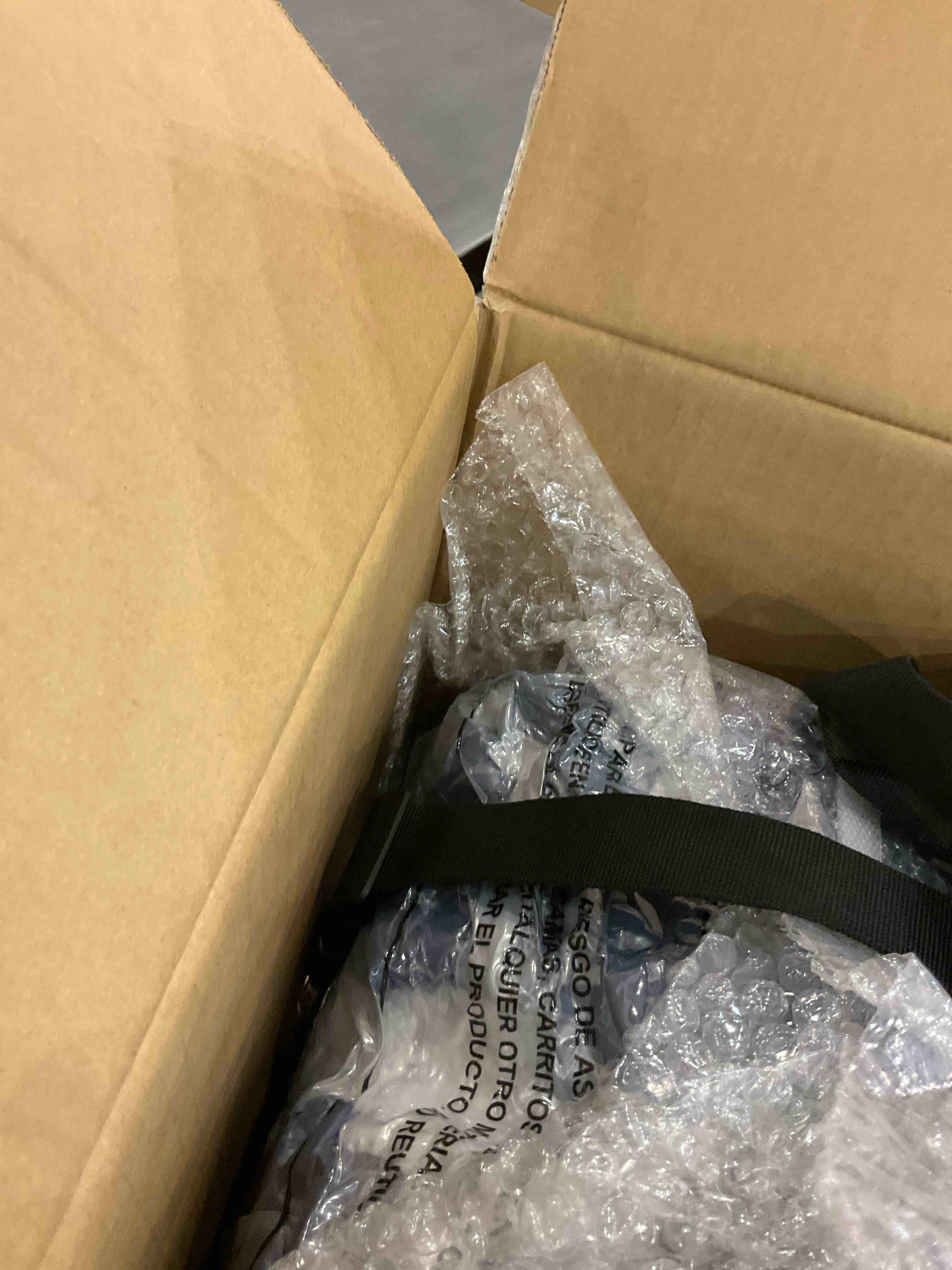 https://s3.amazonaws.com/lotting-images-prod/bidfta/PPE2509055_1746624117999.jpeg