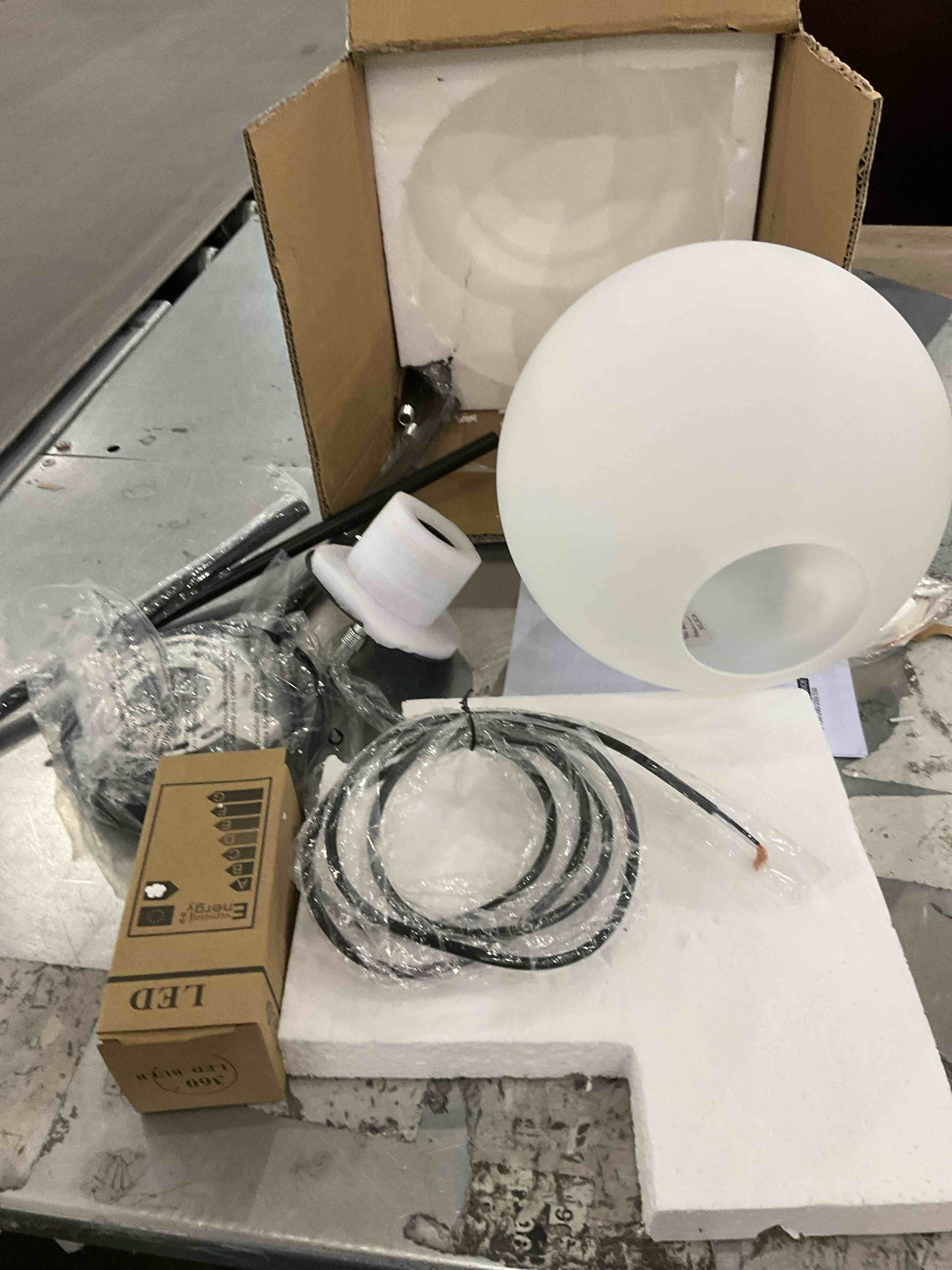 https://s3.amazonaws.com/lotting-images-prod/bidfta/PPE2509087_1746625672851.jpeg
