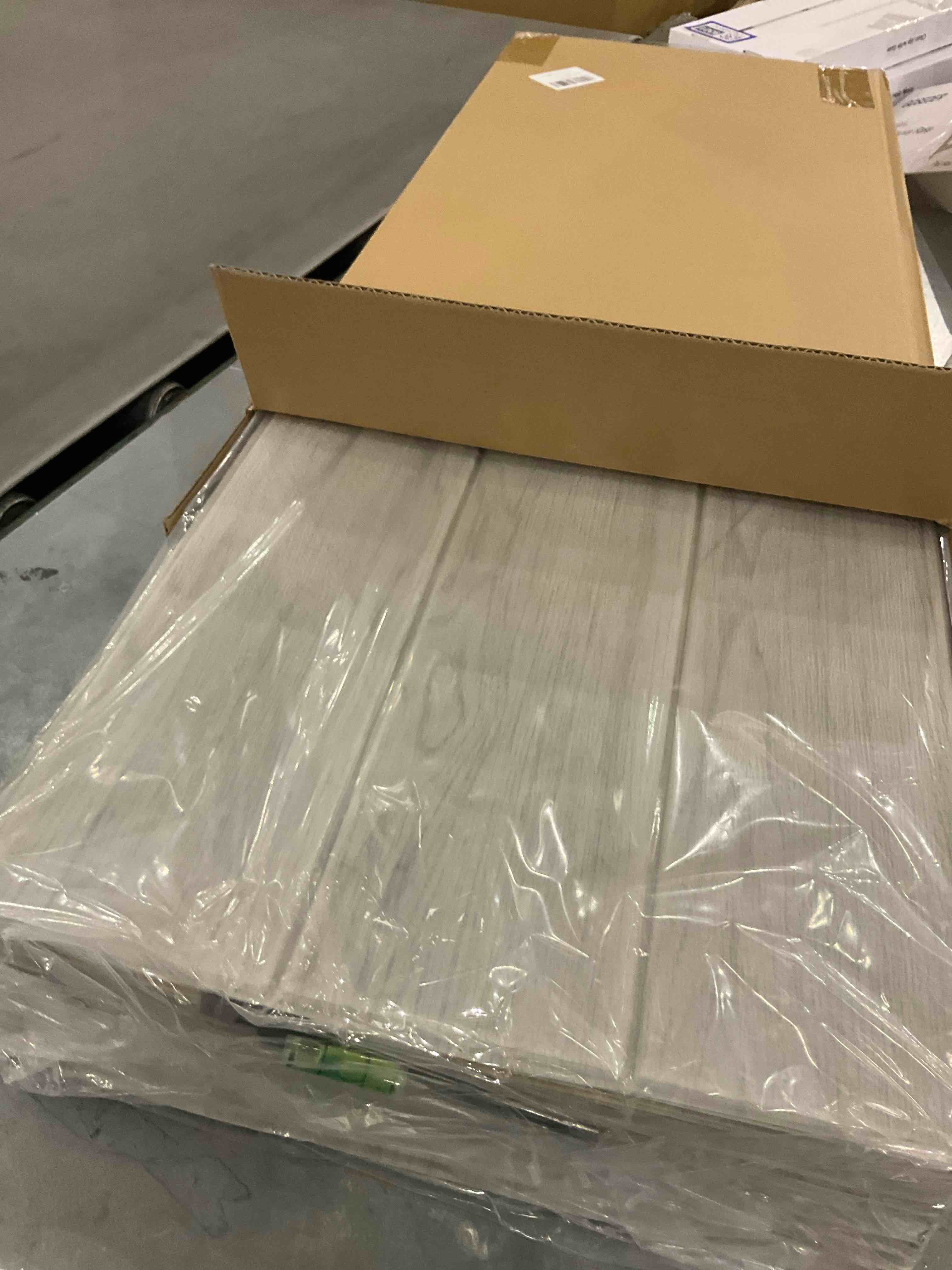 https://s3.amazonaws.com/lotting-images-prod/bidfta/PPE2509299_1746624972126.jpeg