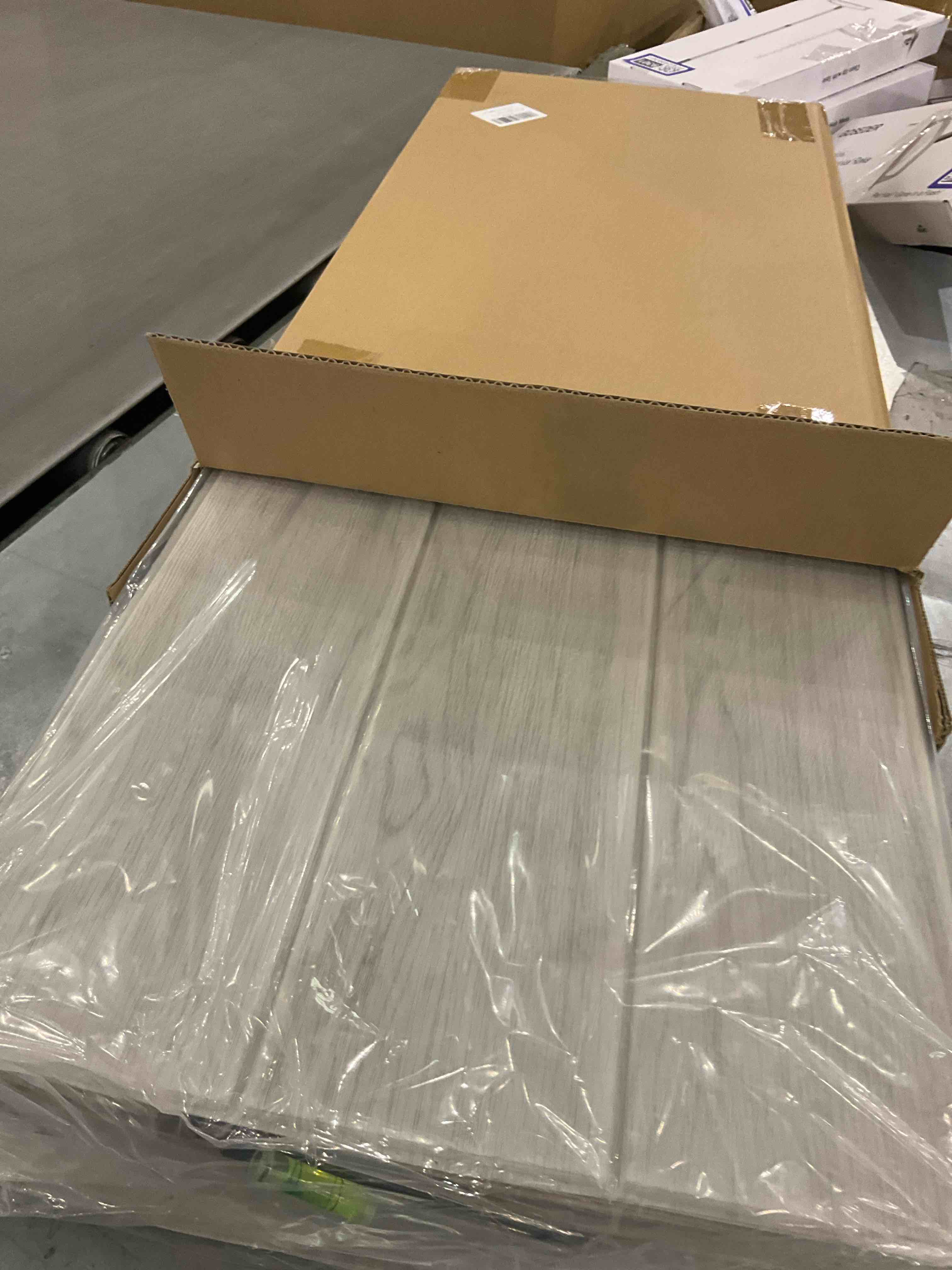https://s3.amazonaws.com/lotting-images-prod/bidfta/PPE2509299_1746624973303.jpeg