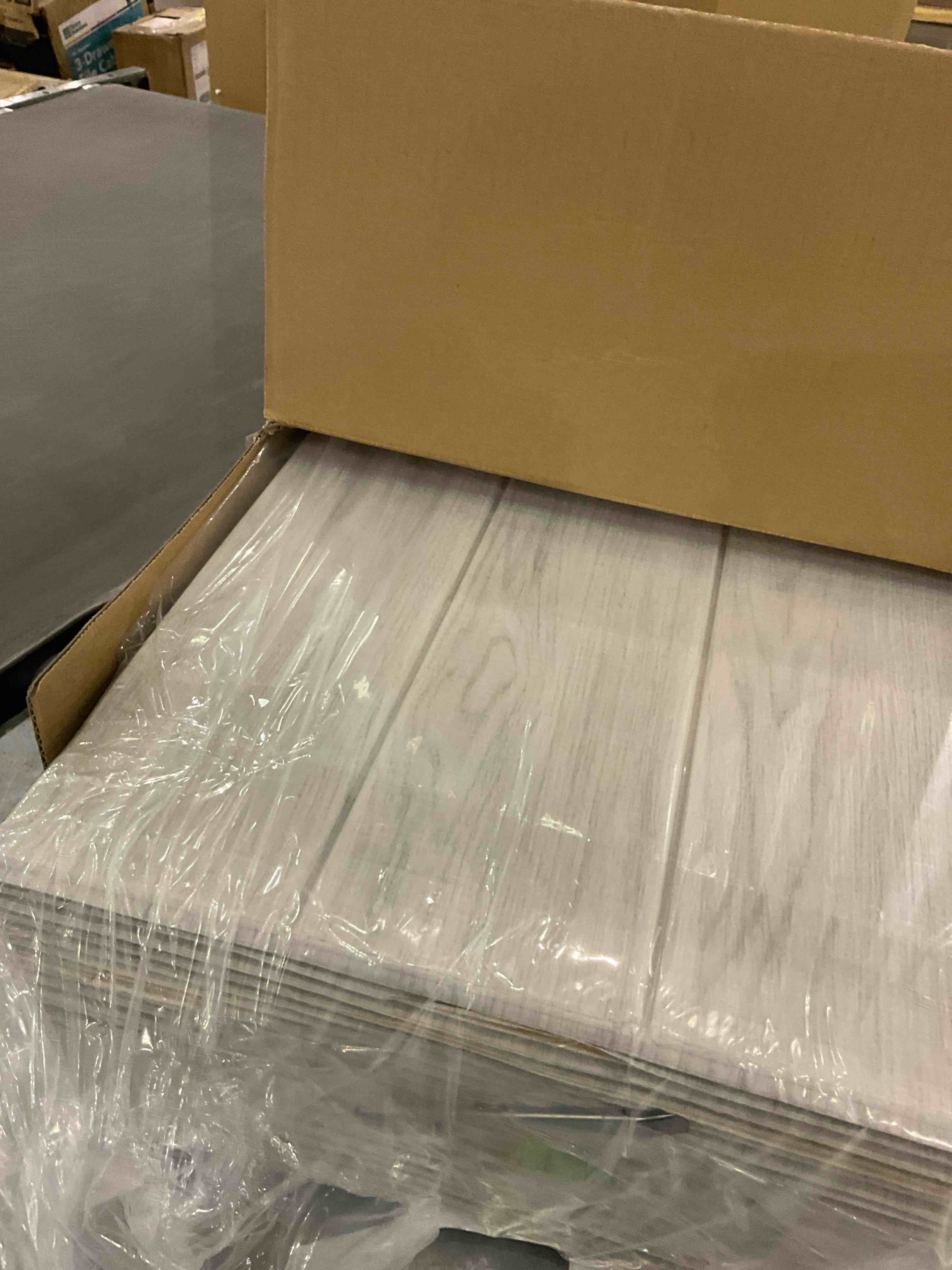 https://s3.amazonaws.com/lotting-images-prod/bidfta/PPE2509307_1746625181885.jpeg