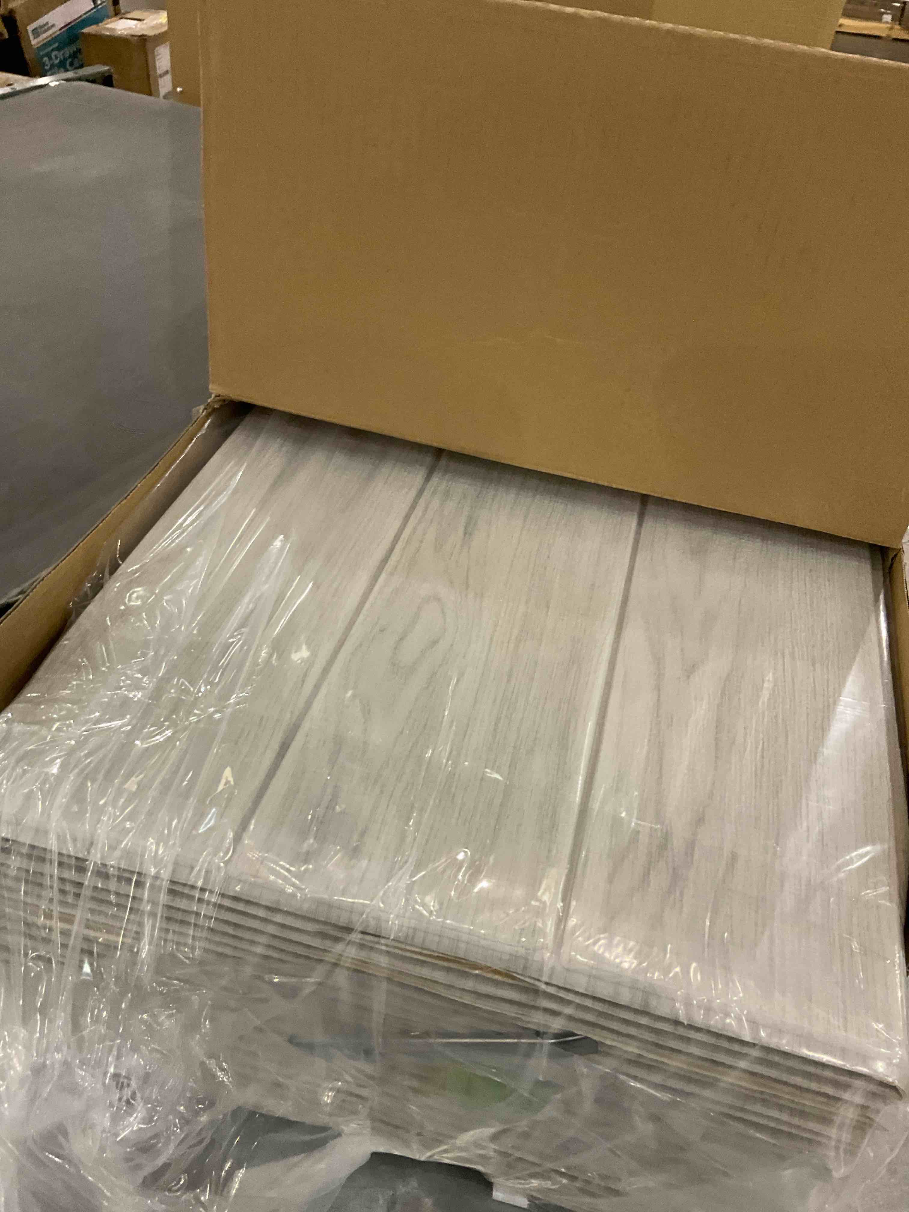 https://s3.amazonaws.com/lotting-images-prod/bidfta/PPE2509307_1746625184324.jpeg