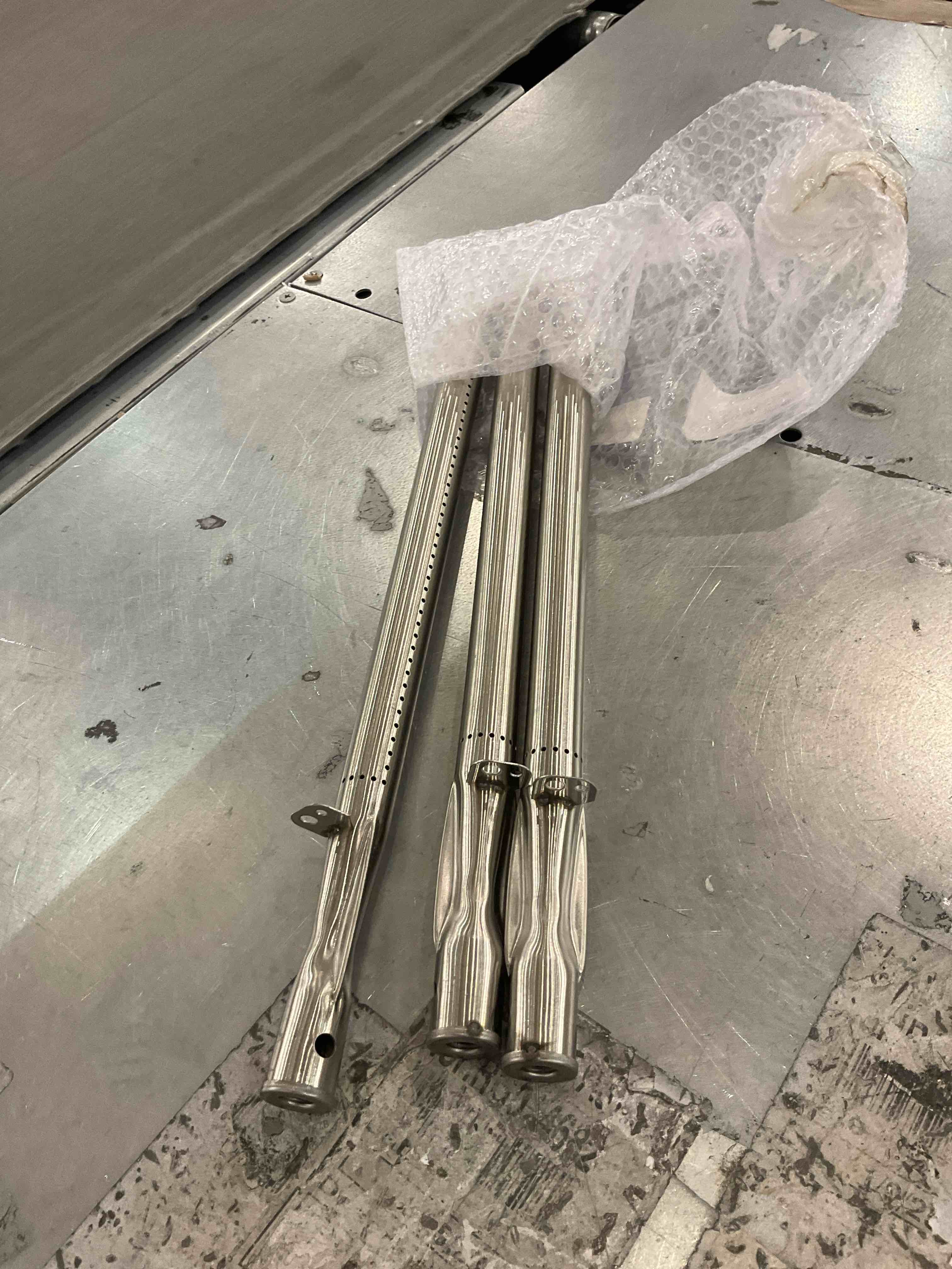 https://s3.amazonaws.com/lotting-images-prod/bidfta/PPE2509442_1746645364373.jpeg