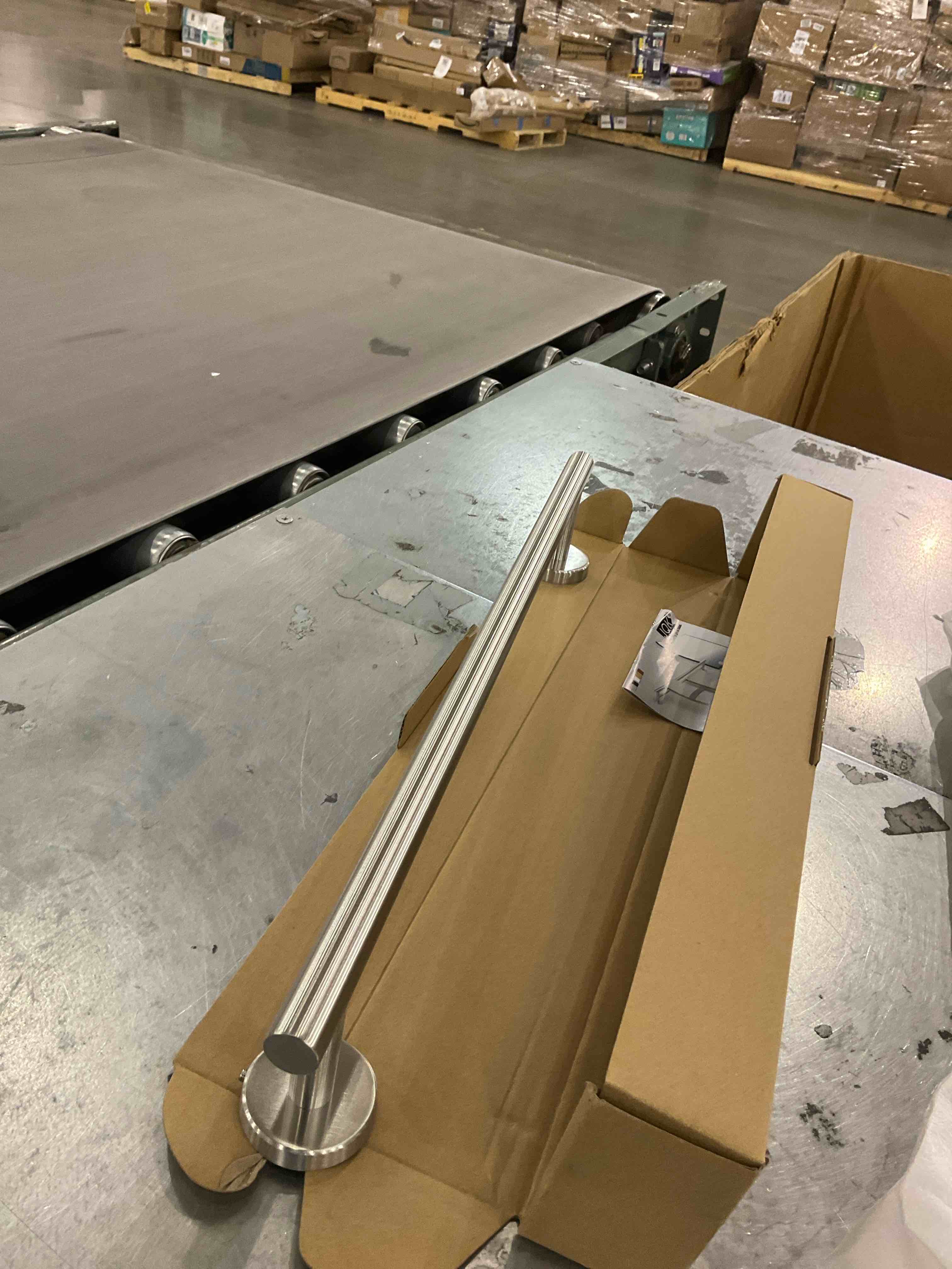 https://s3.amazonaws.com/lotting-images-prod/bidfta/PPE2509477_1746642869658.jpeg