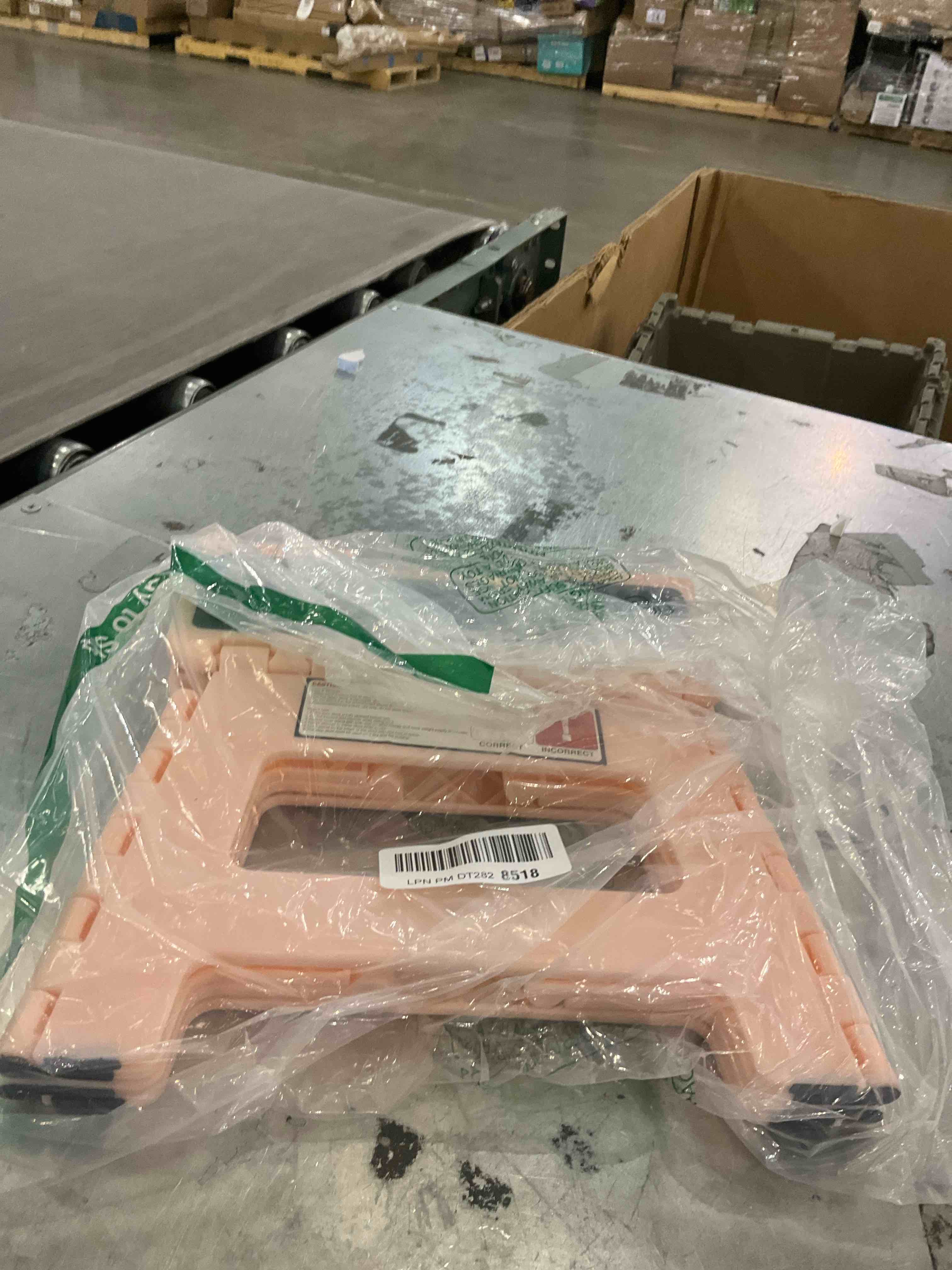 https://s3.amazonaws.com/lotting-images-prod/bidfta/PPE2509486_1746712182314.jpeg