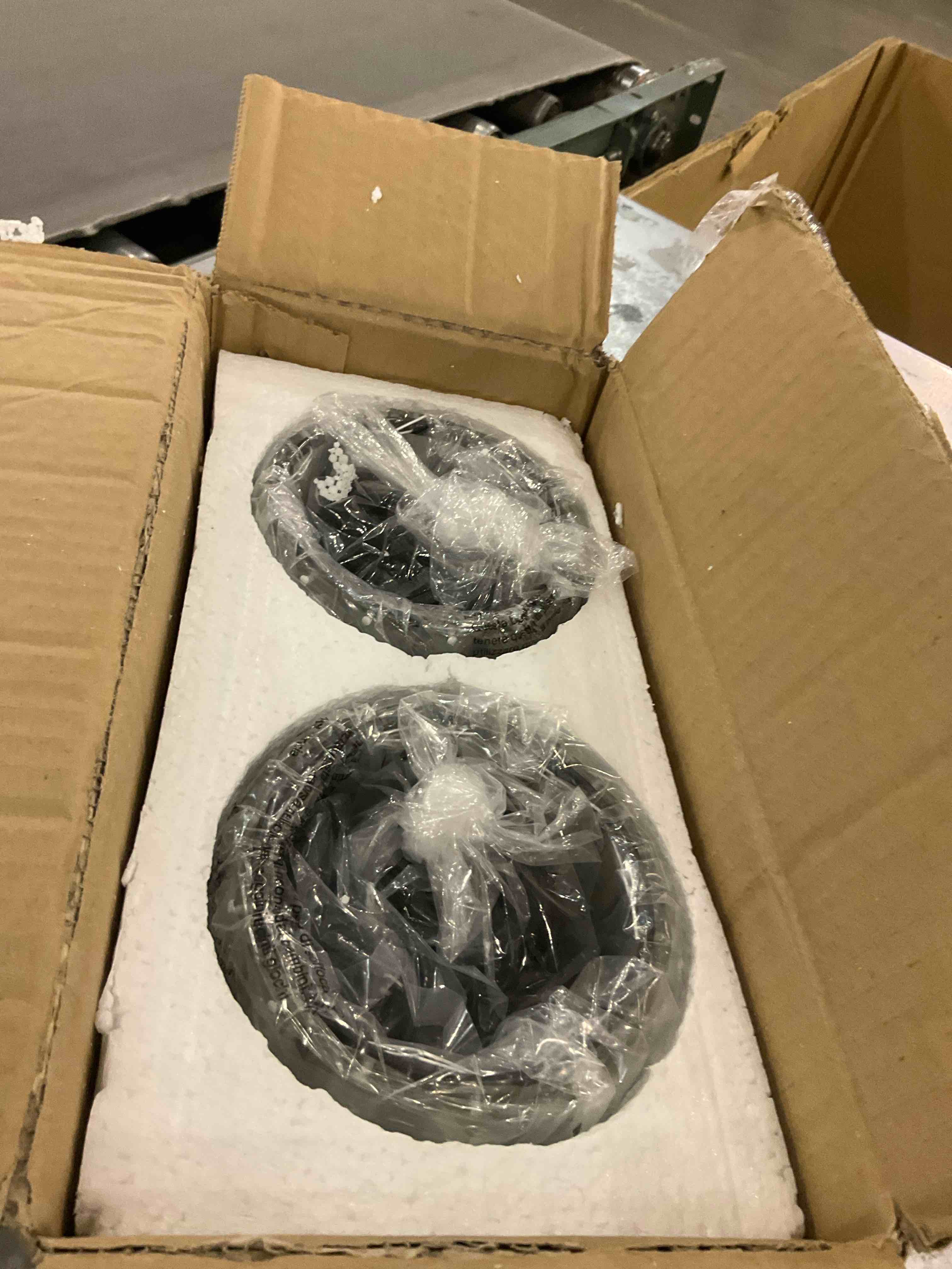 https://s3.amazonaws.com/lotting-images-prod/bidfta/PPE2509540_1746703524287.jpeg