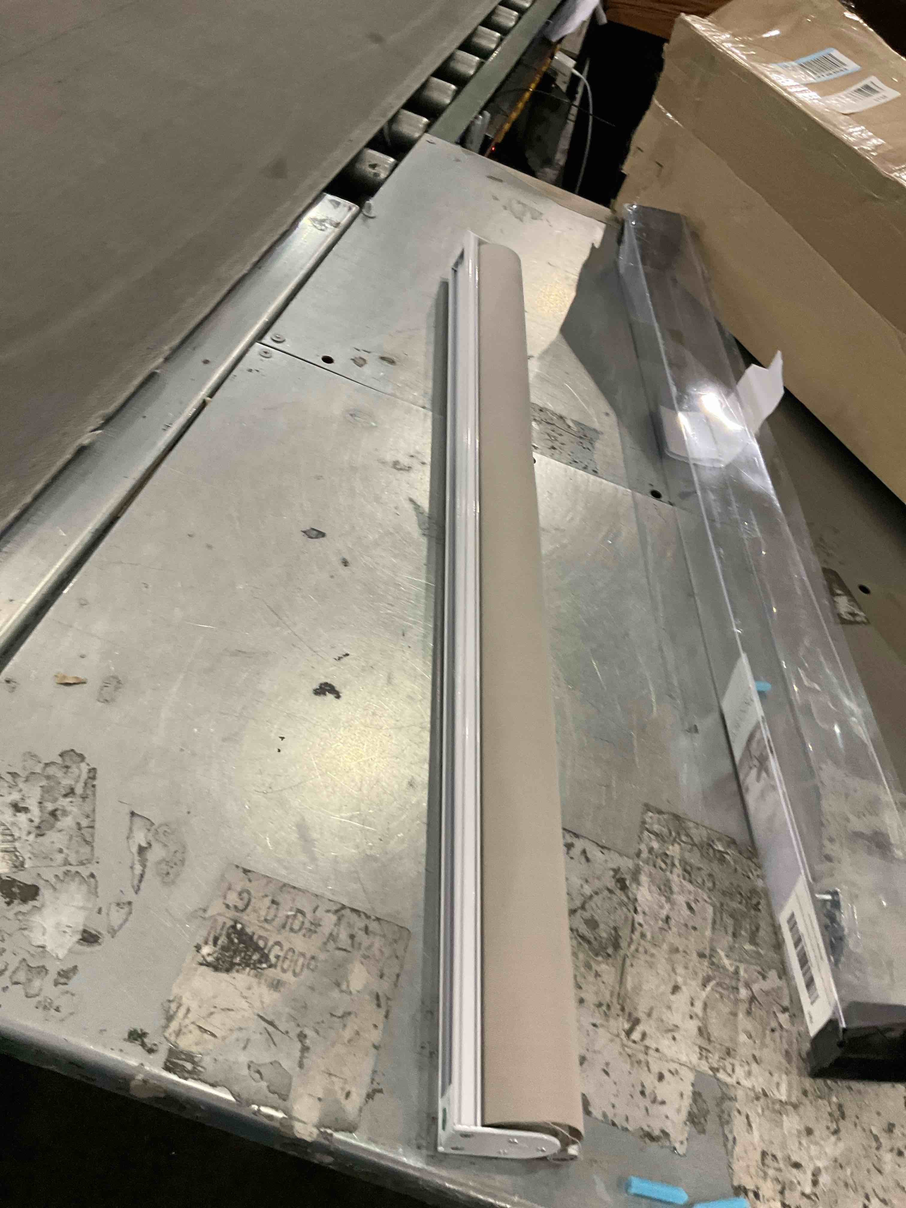 https://s3.amazonaws.com/lotting-images-prod/bidfta/PPE2509728_1746792018519.jpeg