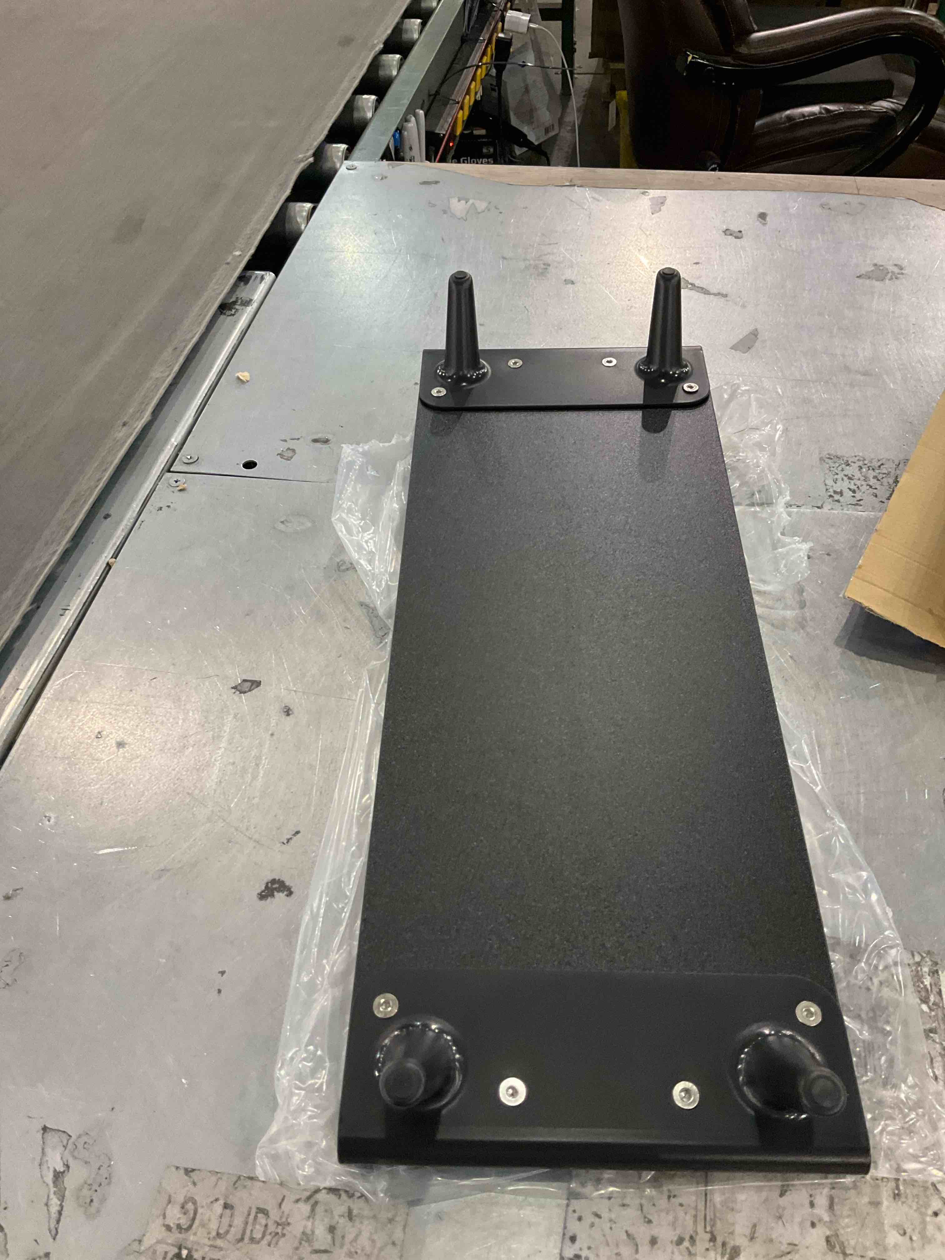 https://s3.amazonaws.com/lotting-images-prod/bidfta/PPE2509736_1746790145515.jpeg