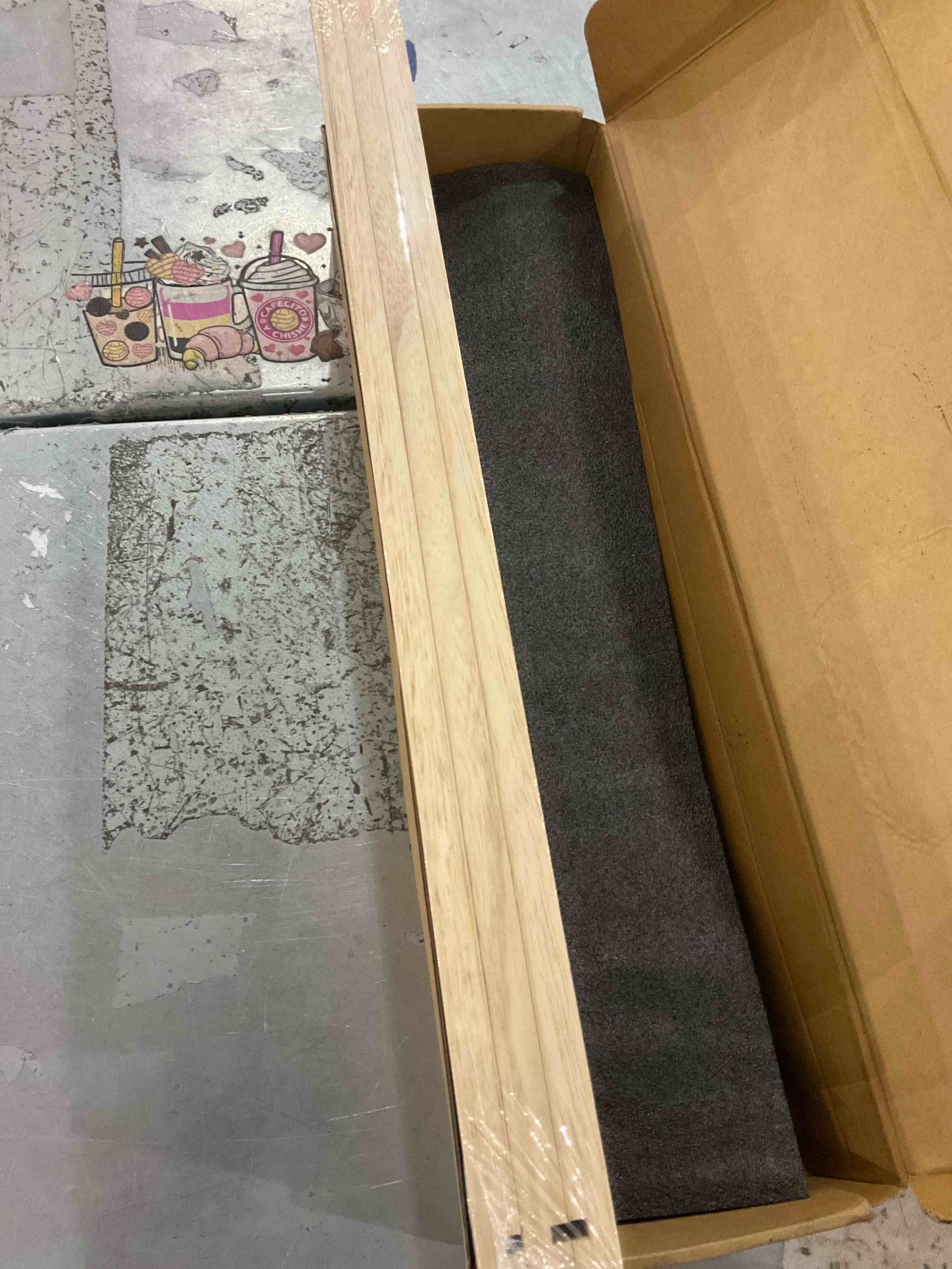 https://s3.amazonaws.com/lotting-images-prod/bidfta/PPE2509810_1746789896450.jpeg