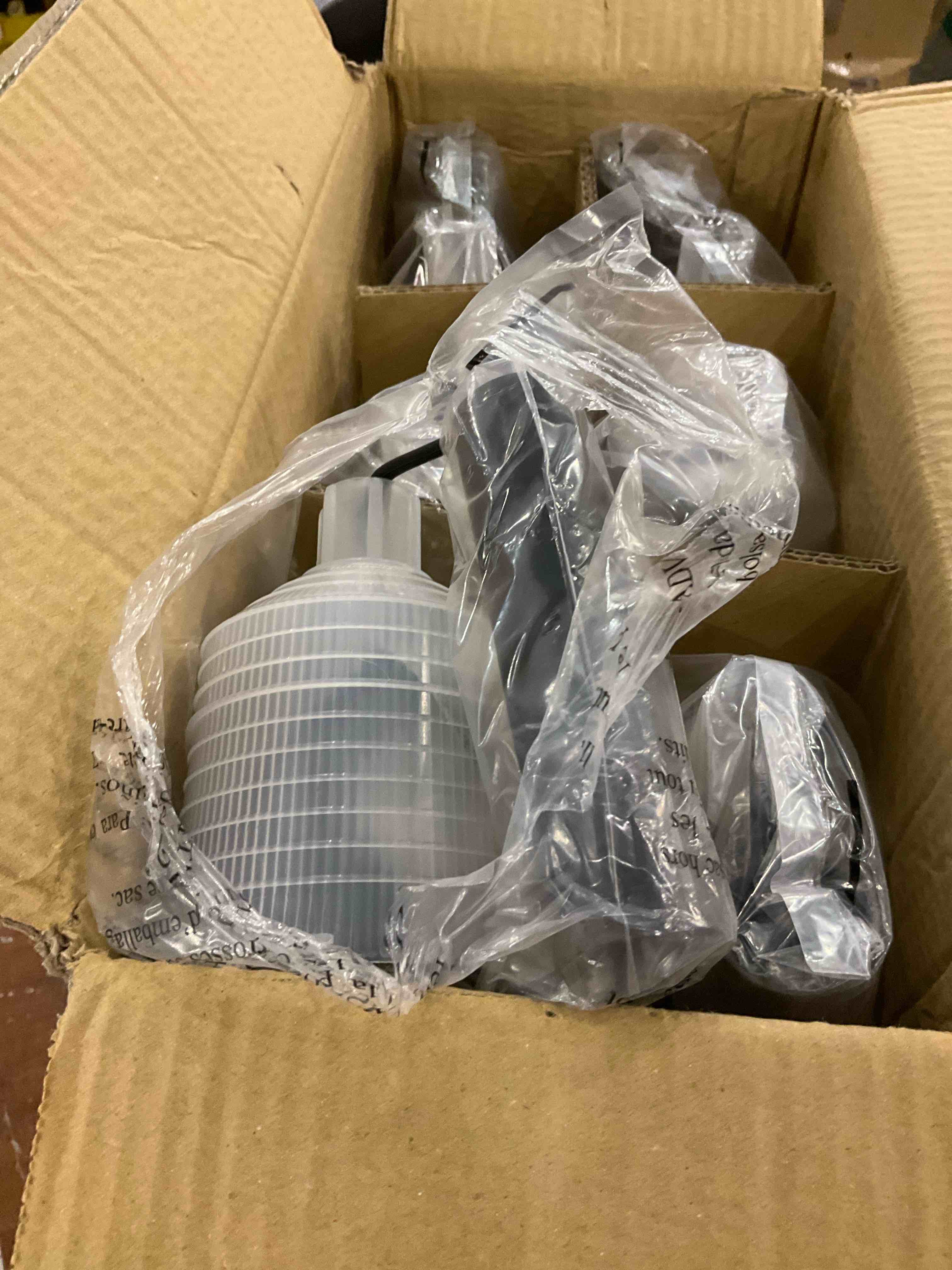 https://s3.amazonaws.com/lotting-images-prod/bidfta/PPE2509816_1746790434637.jpeg
