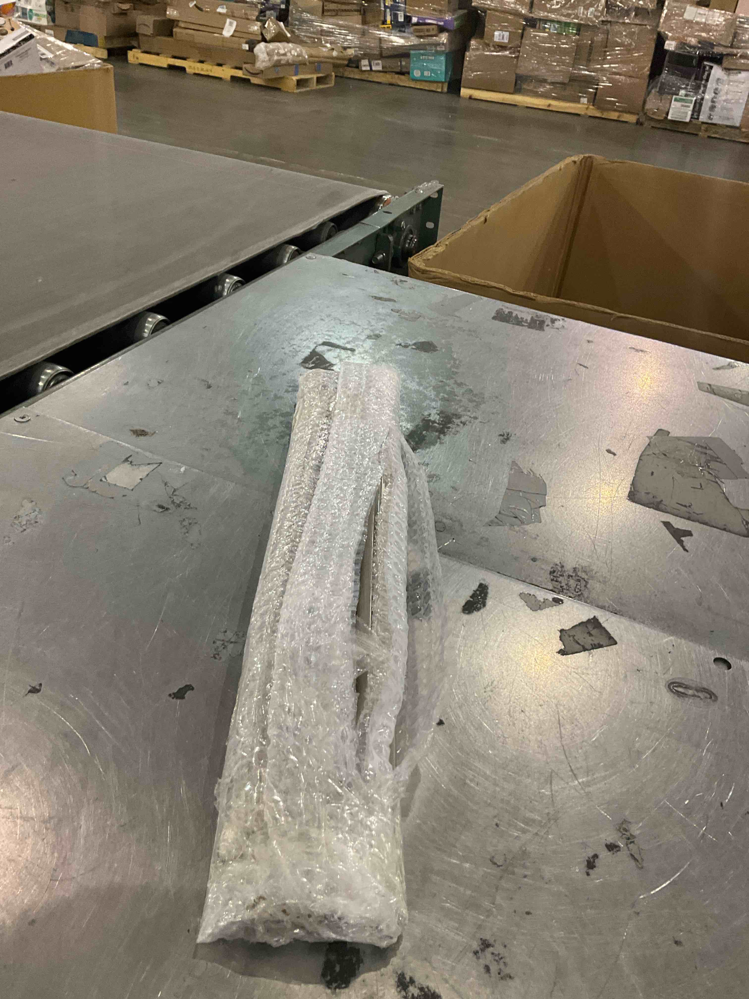 https://s3.amazonaws.com/lotting-images-prod/bidfta/PPE2509968_1746789782600.jpeg