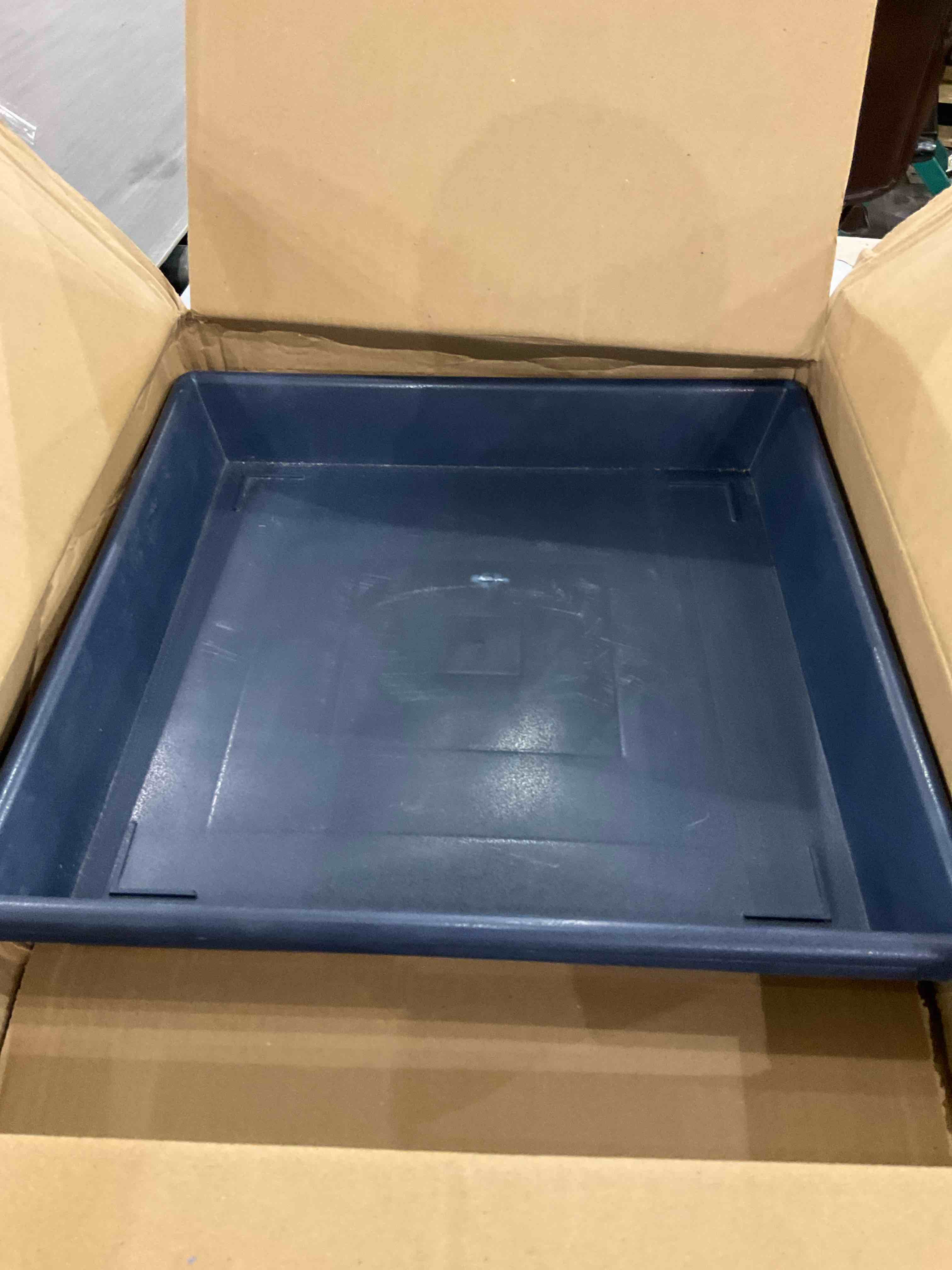 https://s3.amazonaws.com/lotting-images-prod/bidfta/PPE2510057_1746804142574.jpeg