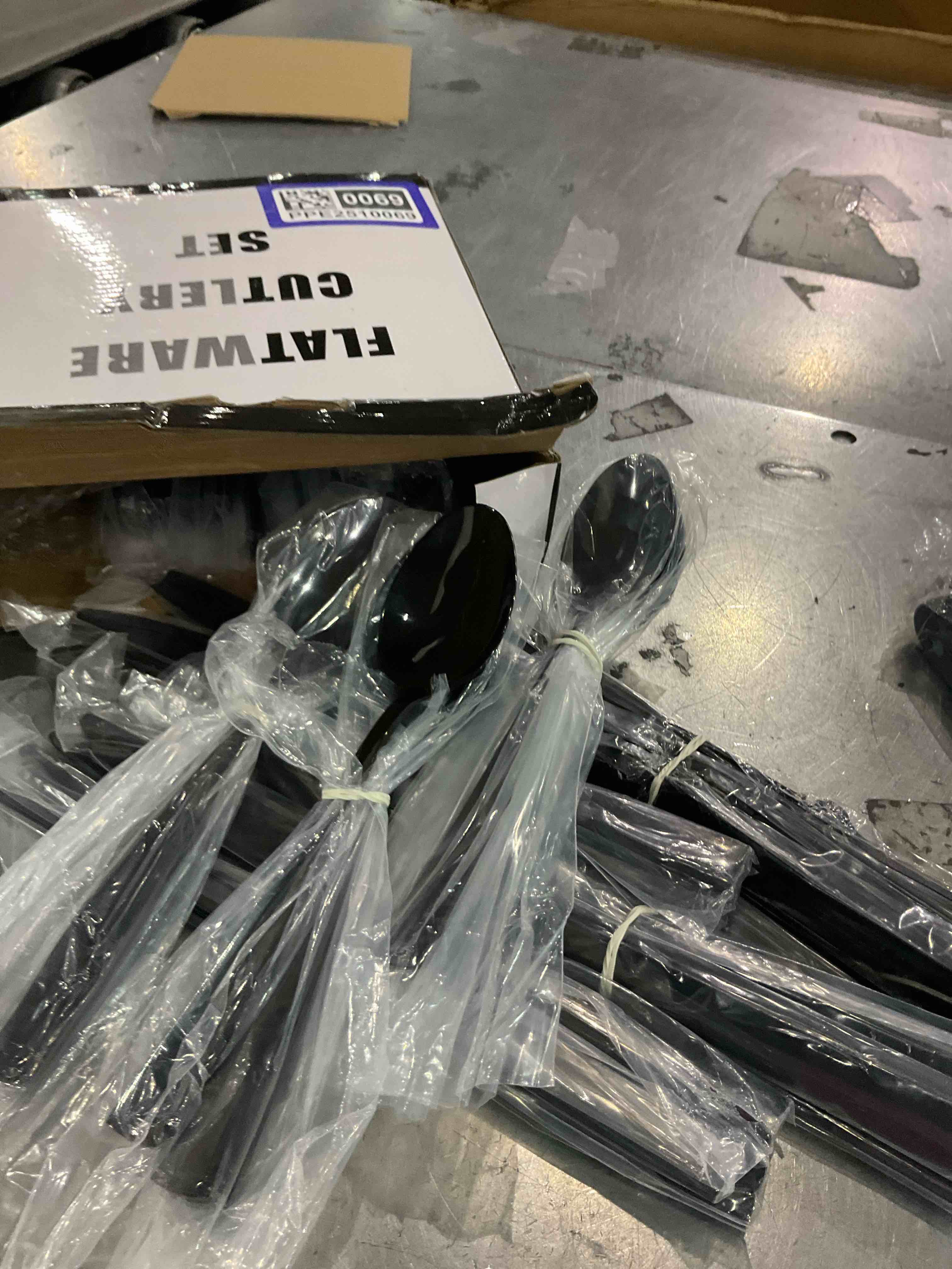 https://s3.amazonaws.com/lotting-images-prod/bidfta/PPE2510069_1747048149886.jpeg