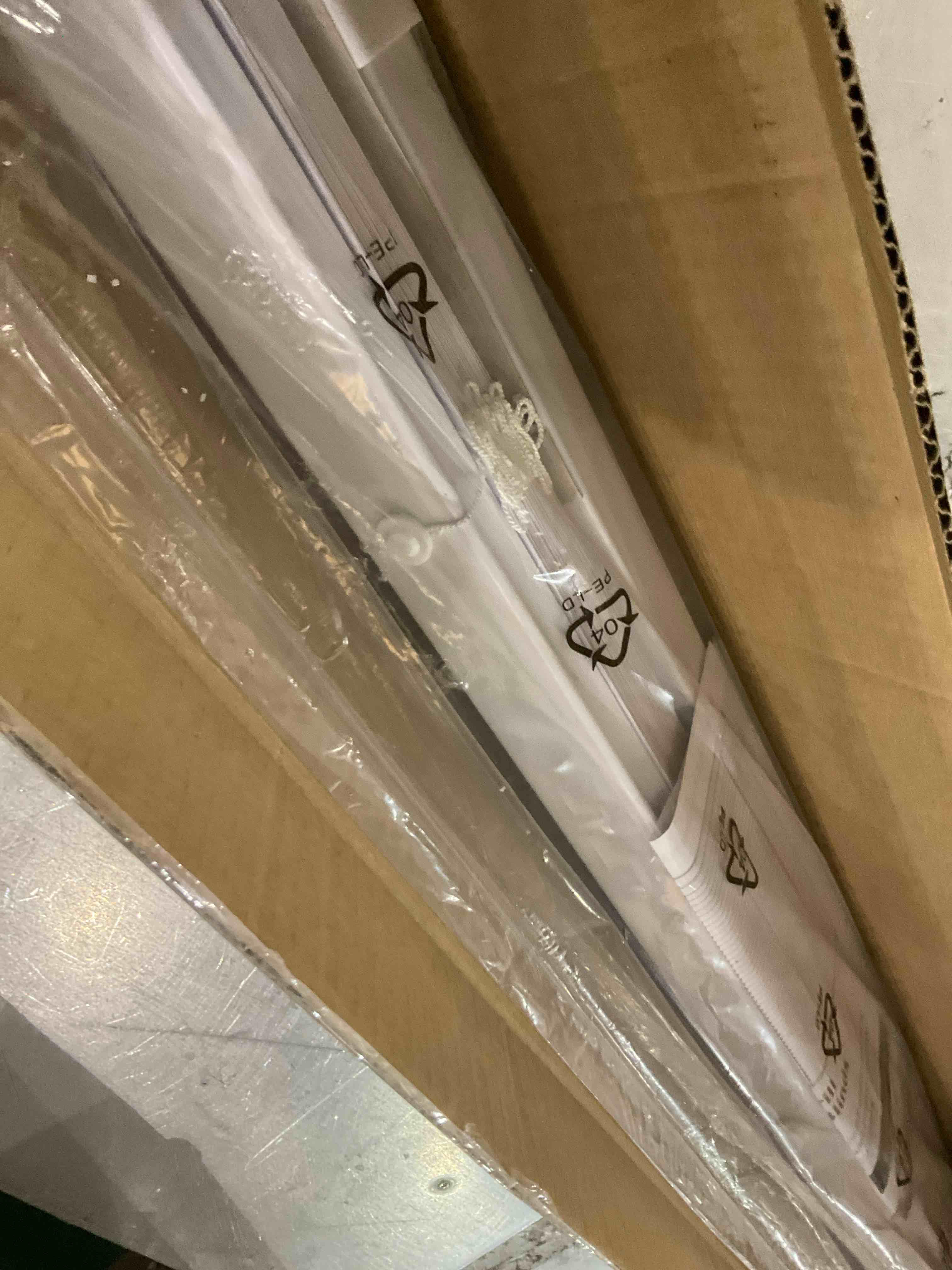 https://s3.amazonaws.com/lotting-images-prod/bidfta/PPE2510202_1746803892269.jpeg