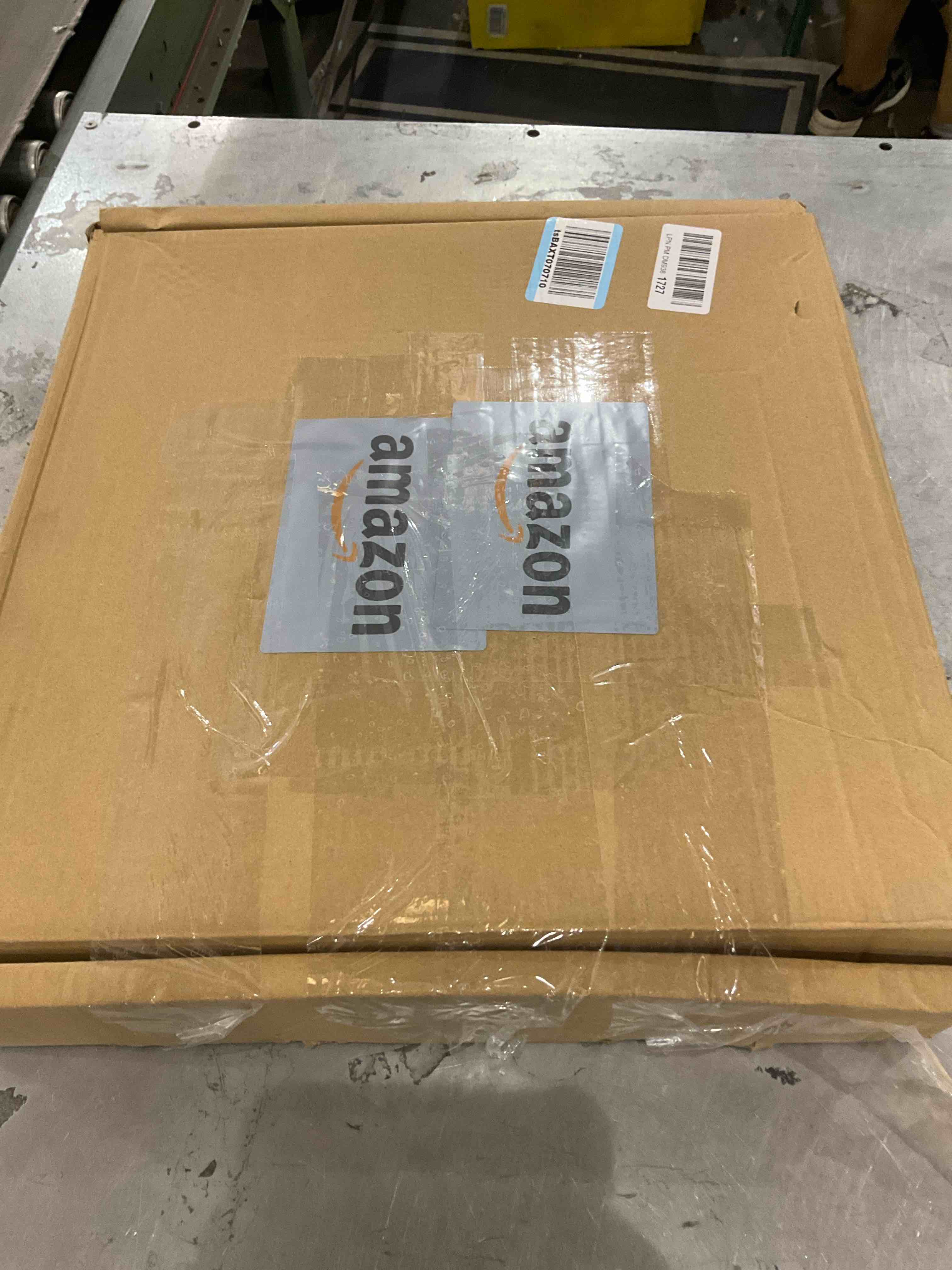 https://s3.amazonaws.com/lotting-images-prod/bidfta/PPE2510239_1746810127639.jpeg