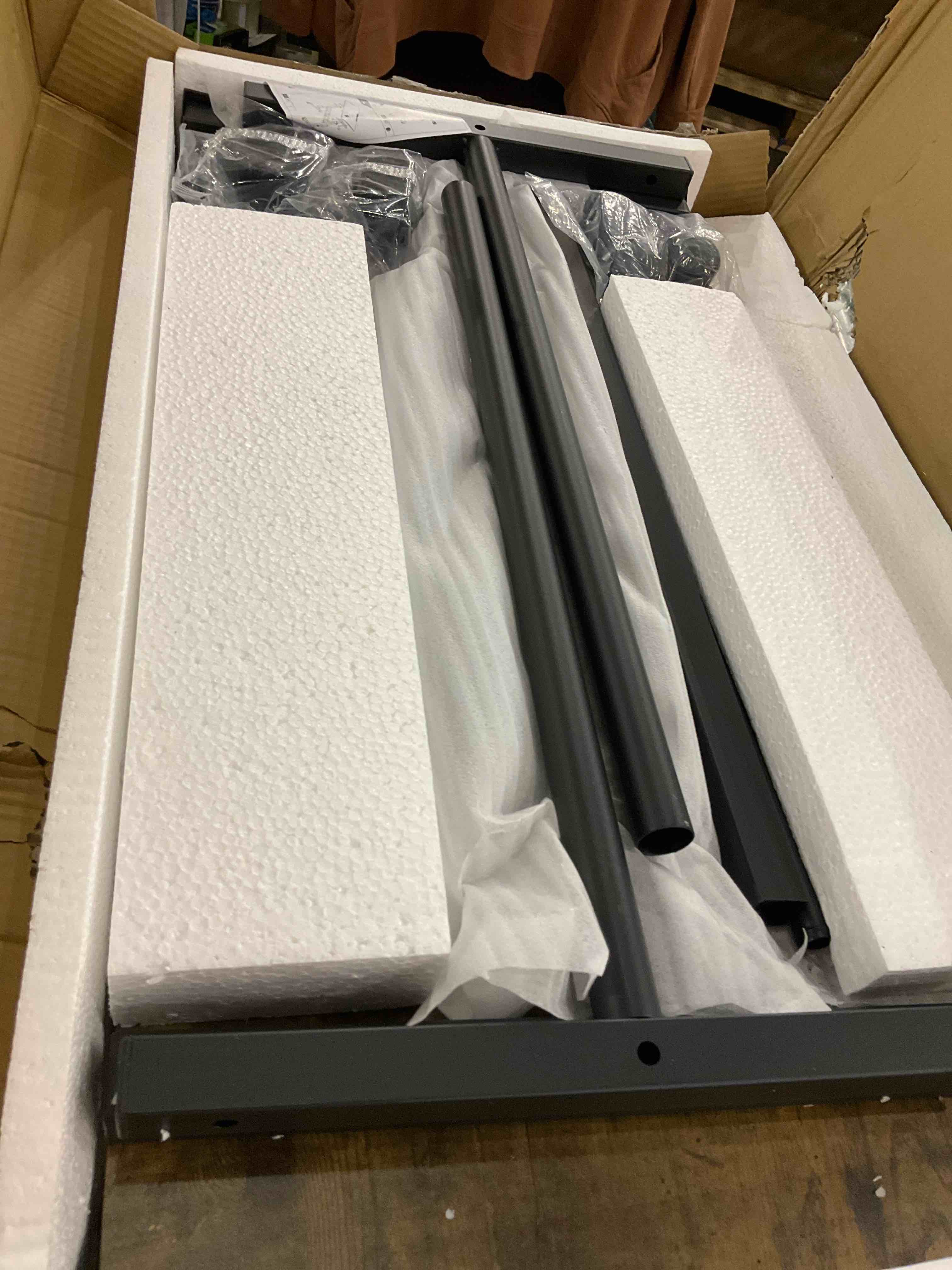 https://s3.amazonaws.com/lotting-images-prod/bidfta/PPE2510326_1747050190403.jpeg