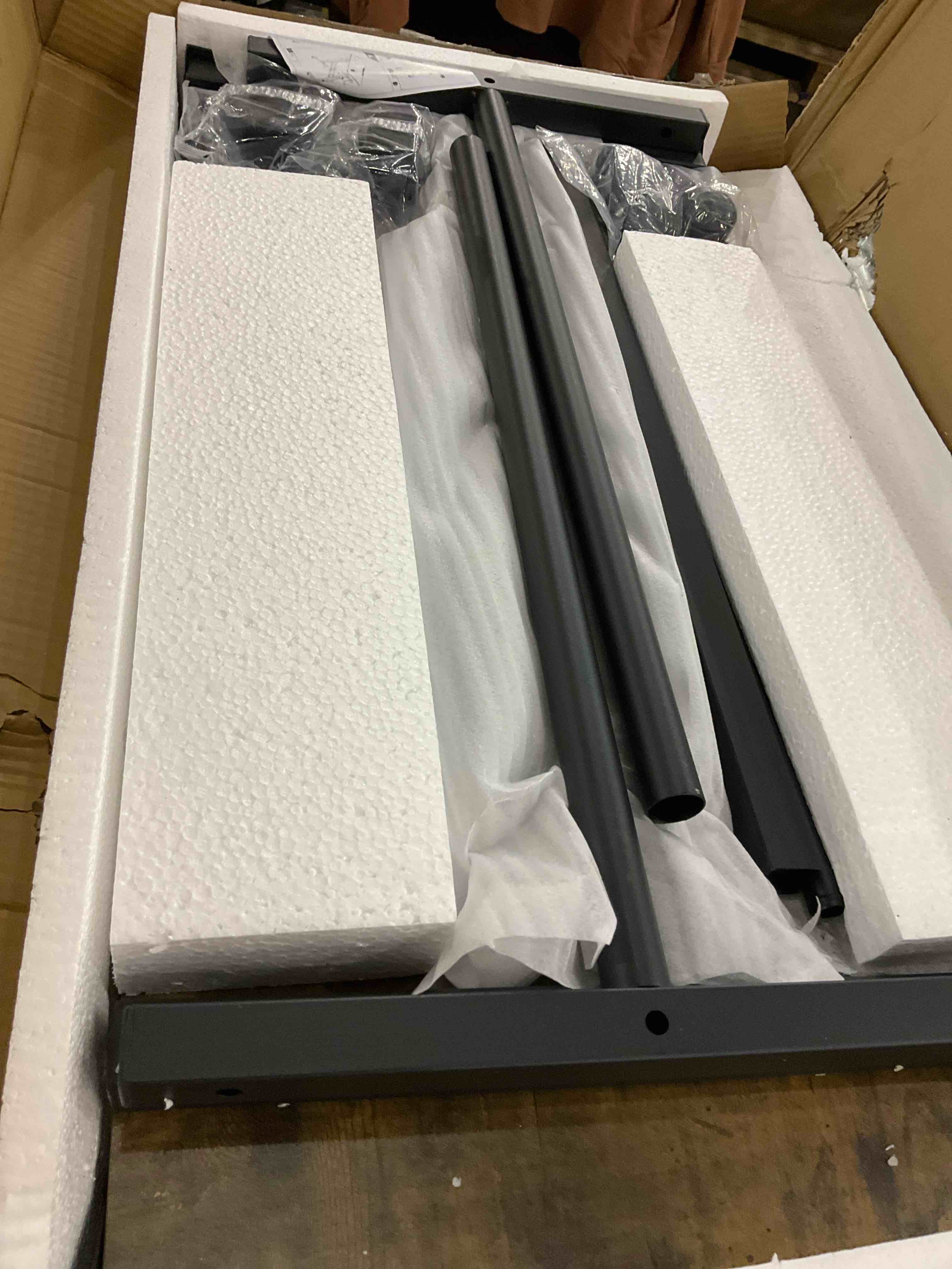 https://s3.amazonaws.com/lotting-images-prod/bidfta/PPE2510326_1747050191459.jpeg
