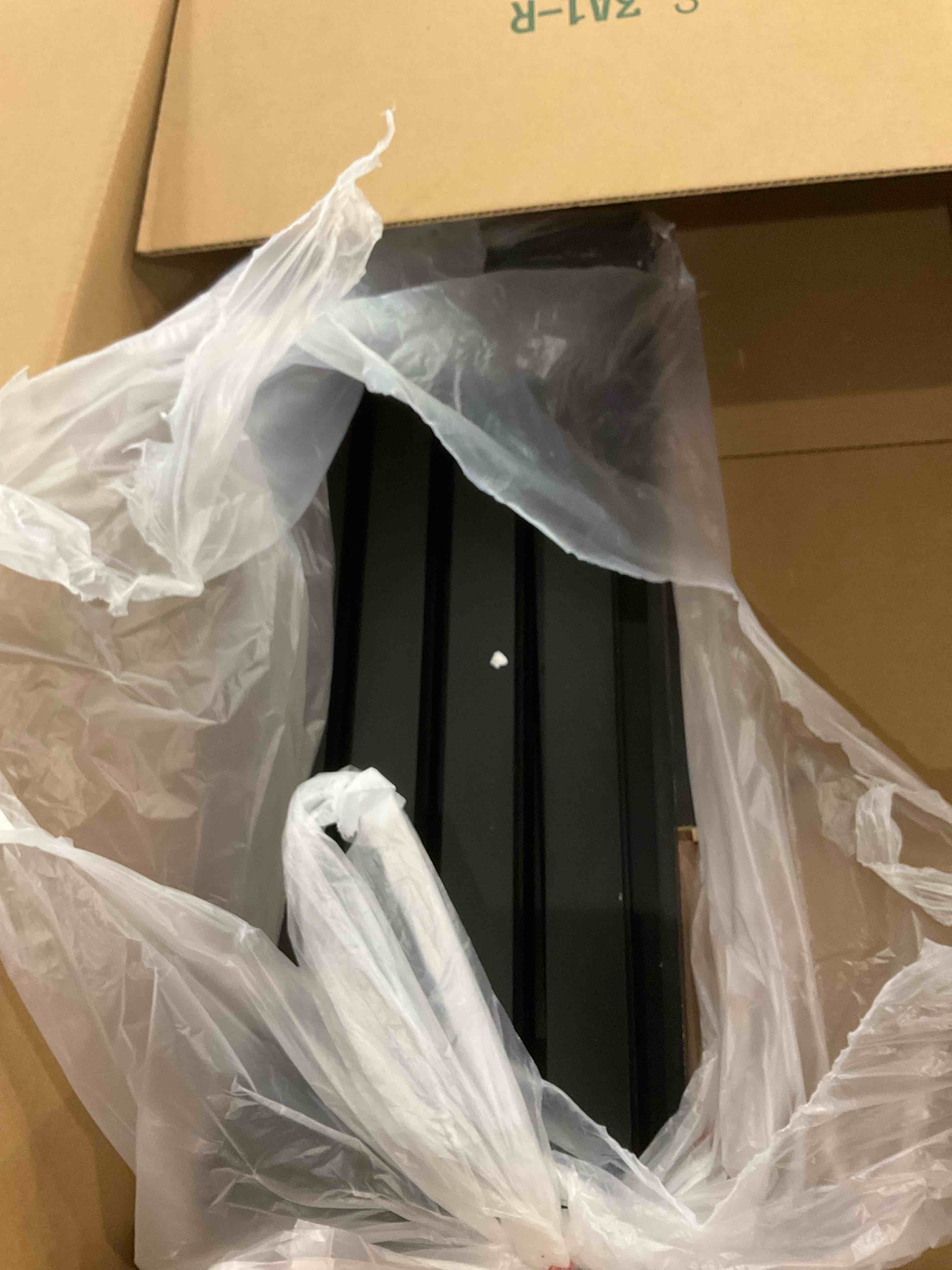 https://s3.amazonaws.com/lotting-images-prod/bidfta/PPE2510341_1747048801667.jpeg