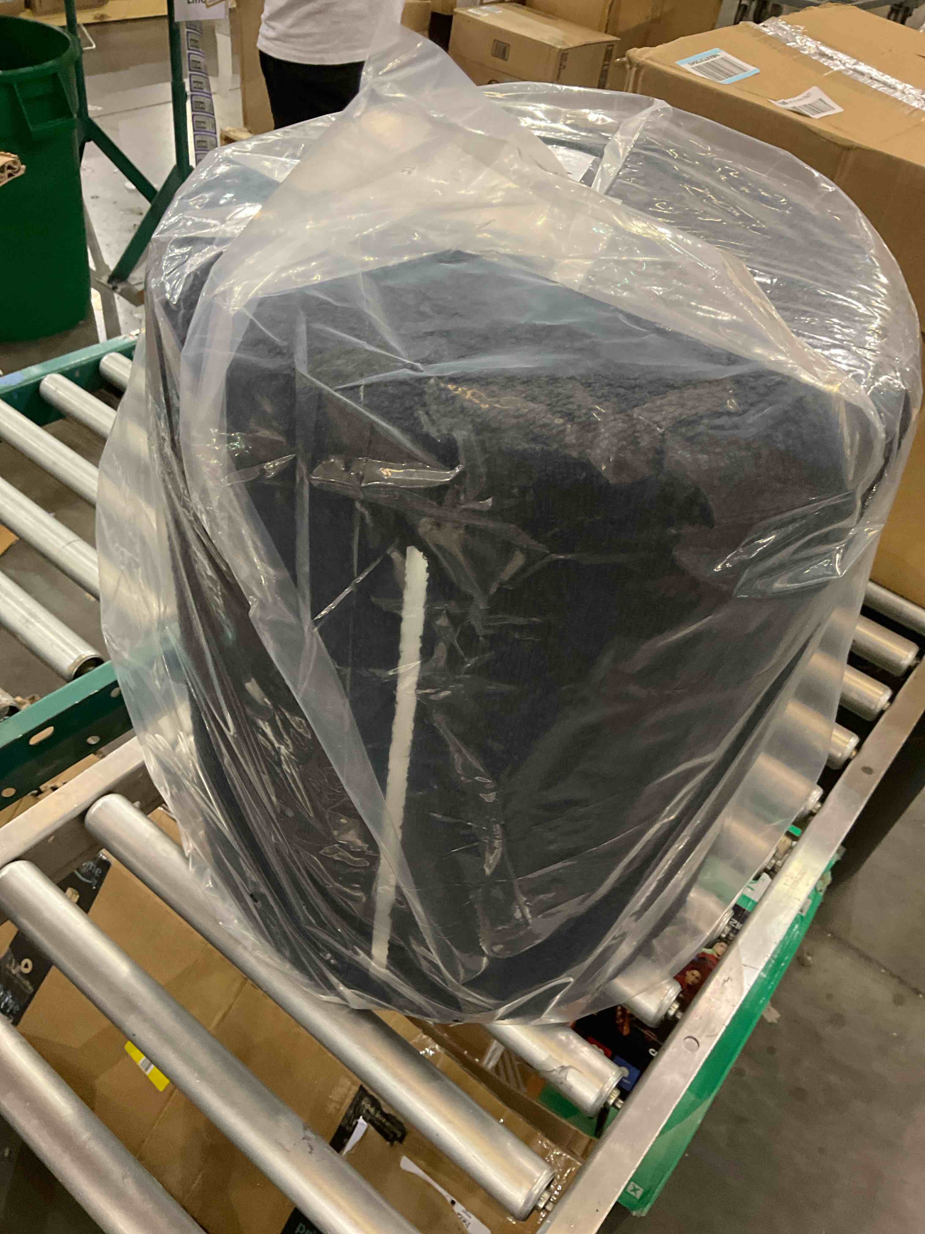 https://s3.amazonaws.com/lotting-images-prod/bidfta/PPE2510347_1746815066938.jpeg