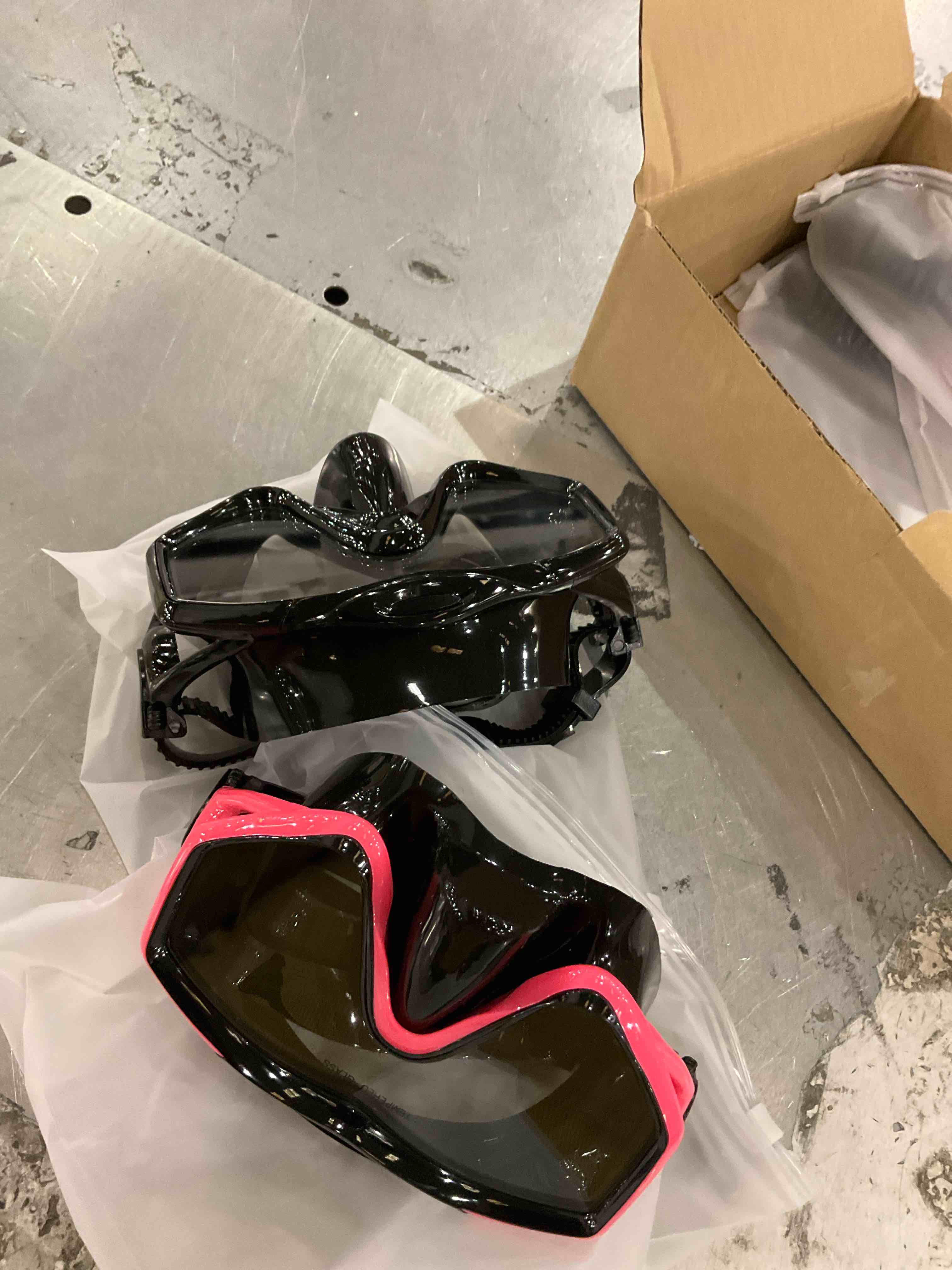 https://s3.amazonaws.com/lotting-images-prod/bidfta/PPE2510618_1747056385416.jpeg
