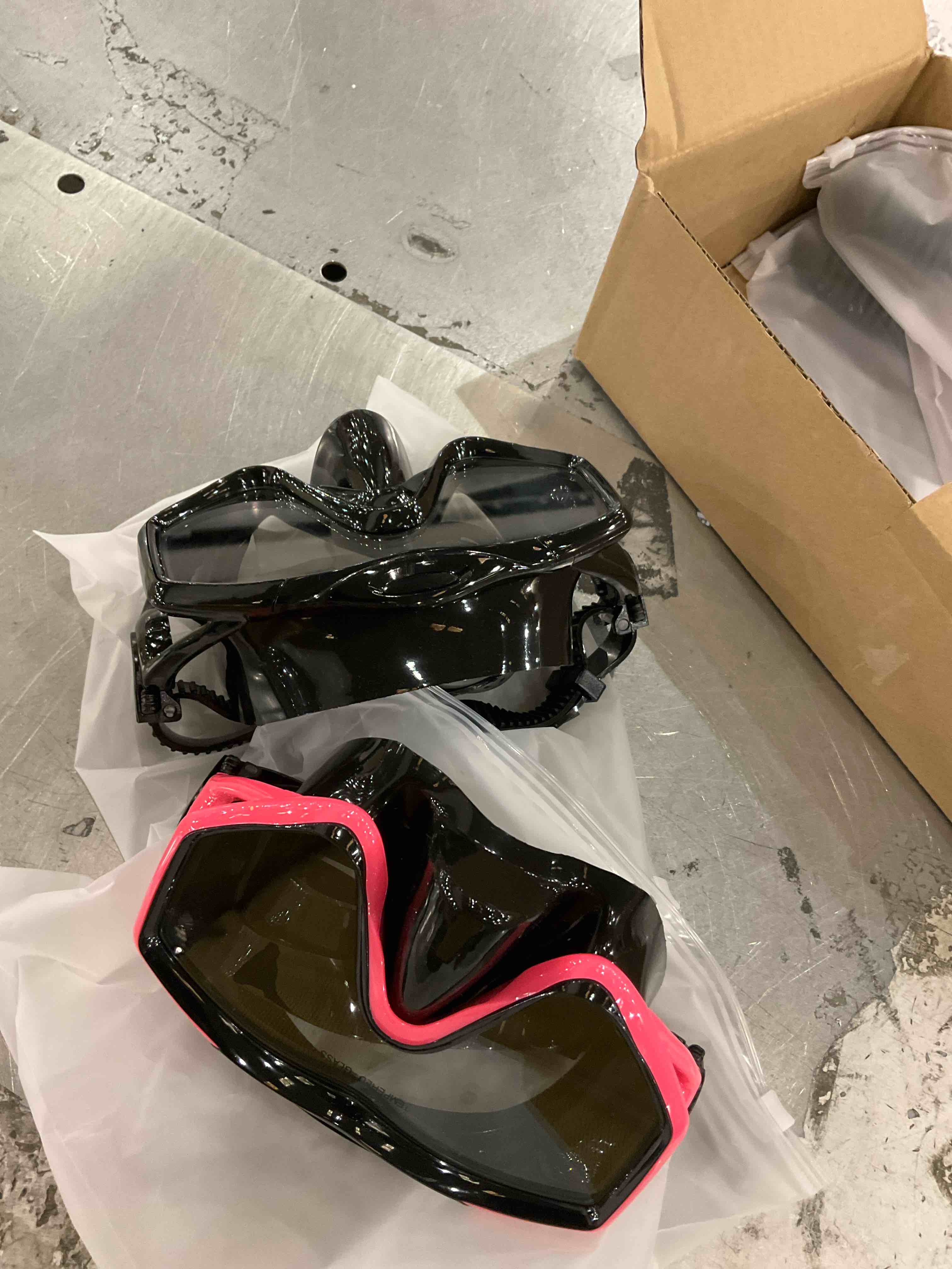 https://s3.amazonaws.com/lotting-images-prod/bidfta/PPE2510618_1747056386382.jpeg
