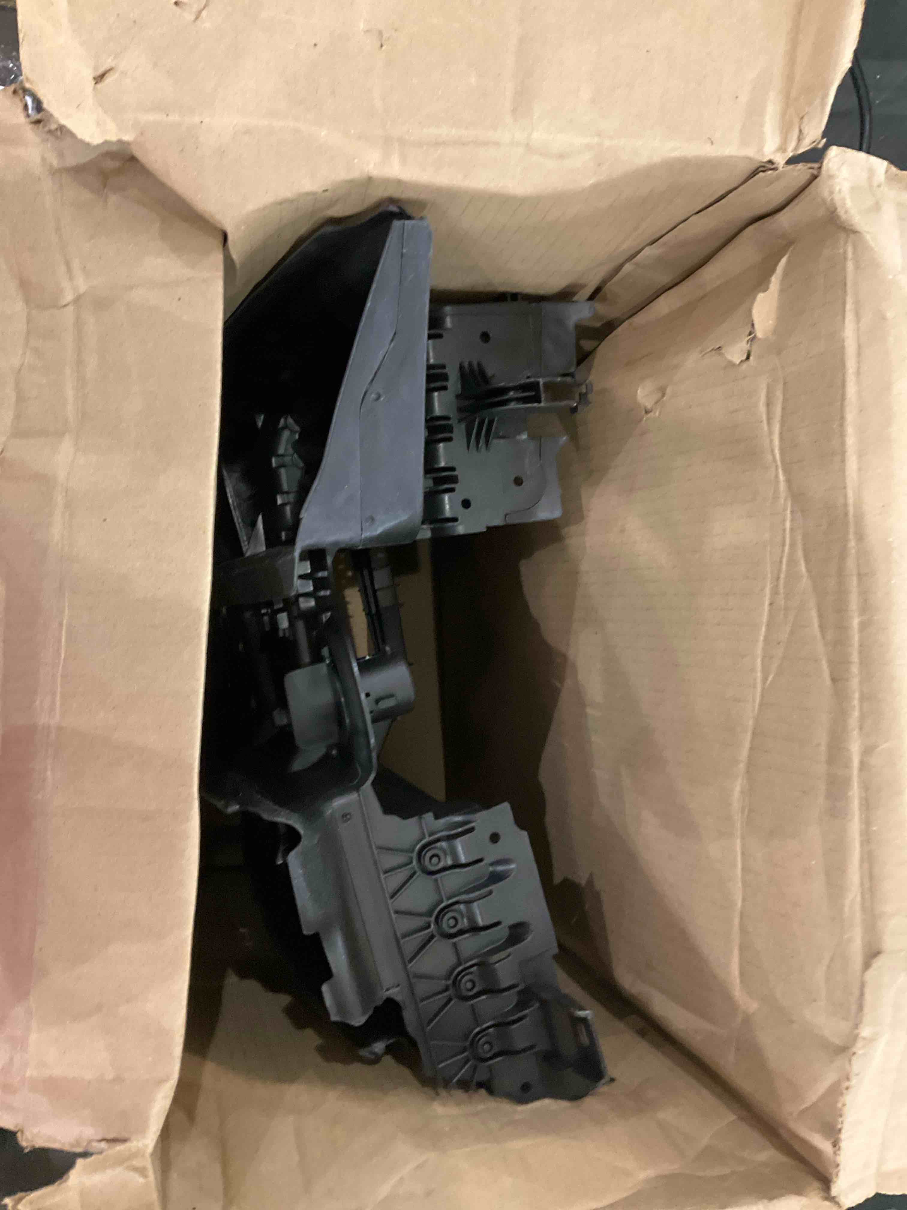 https://s3.amazonaws.com/lotting-images-prod/bidfta/PPE2510788_1747056348739.jpeg