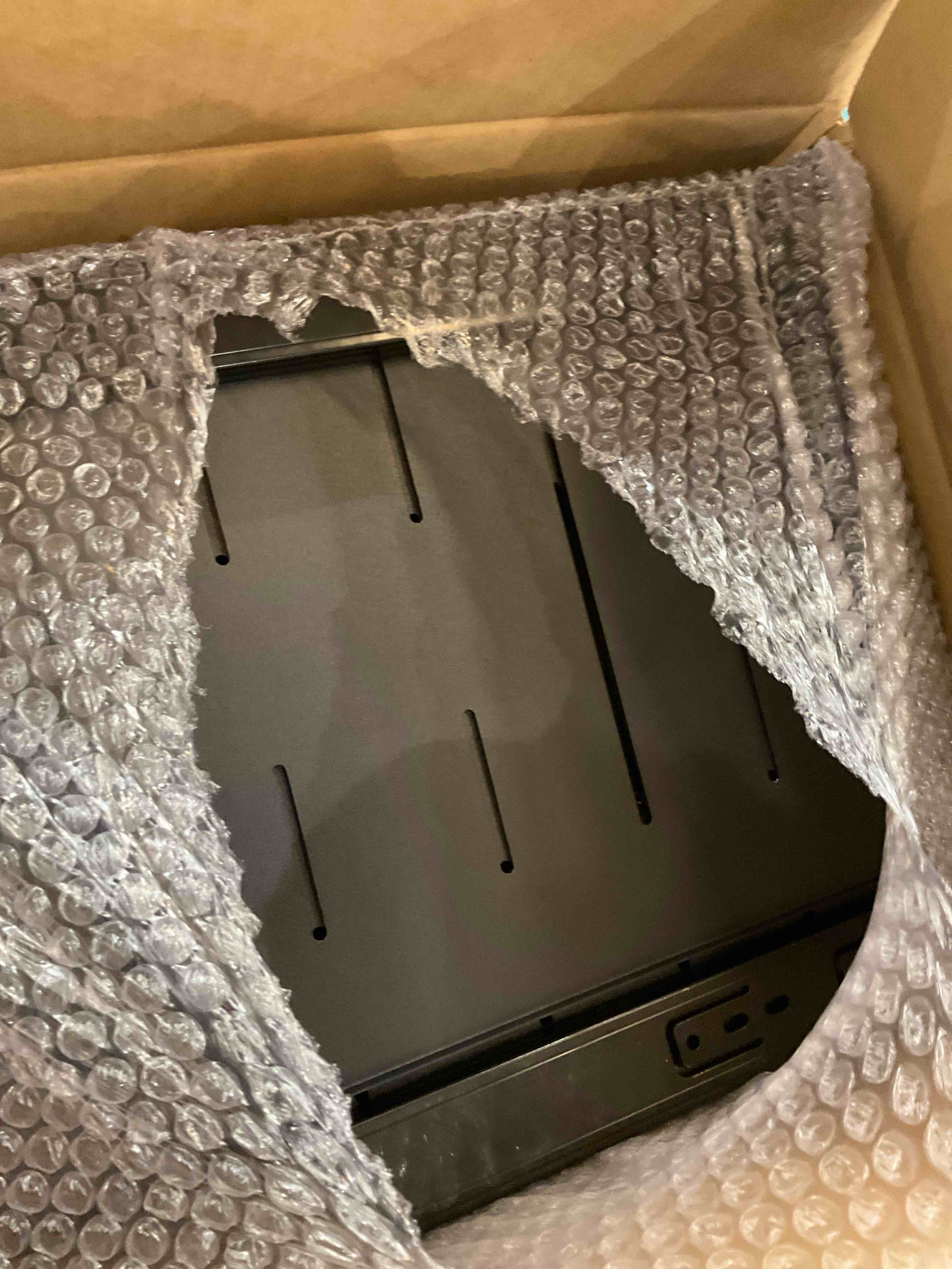 https://s3.amazonaws.com/lotting-images-prod/bidfta/PPE2511136_1747070850043.jpeg