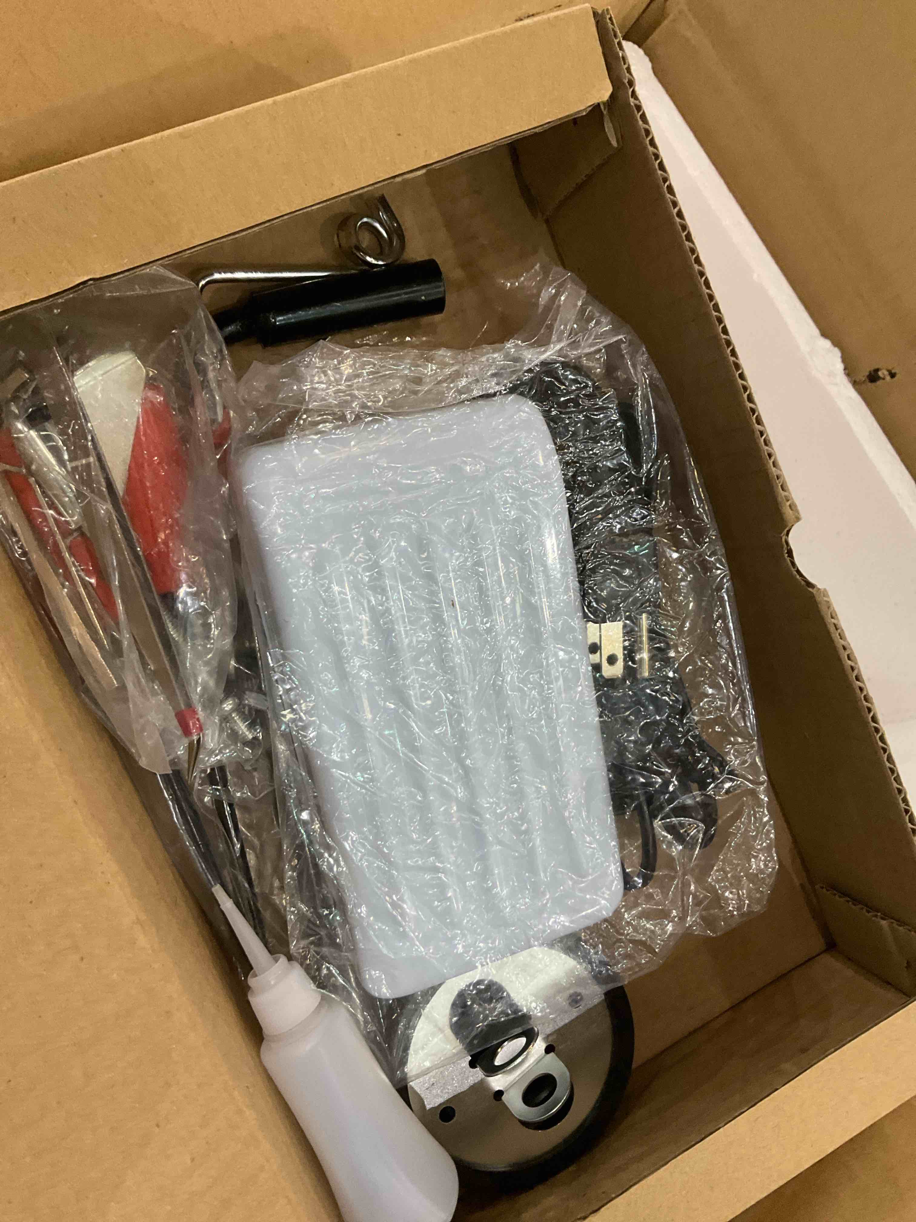 https://s3.amazonaws.com/lotting-images-prod/bidfta/PPE2511313_1747076310733.jpeg